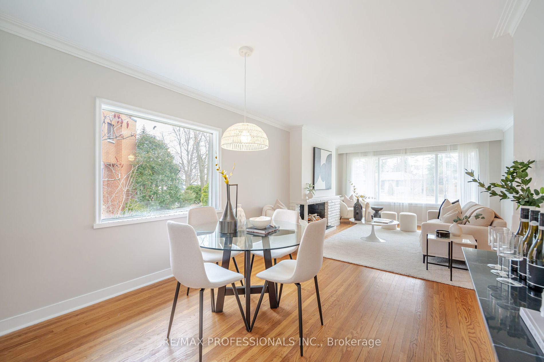 114 Rathburn Rd