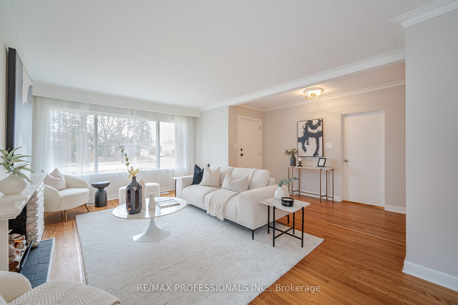 114 Rathburn Rd