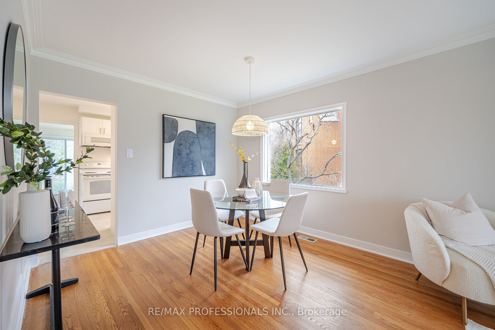 114 Rathburn Rd