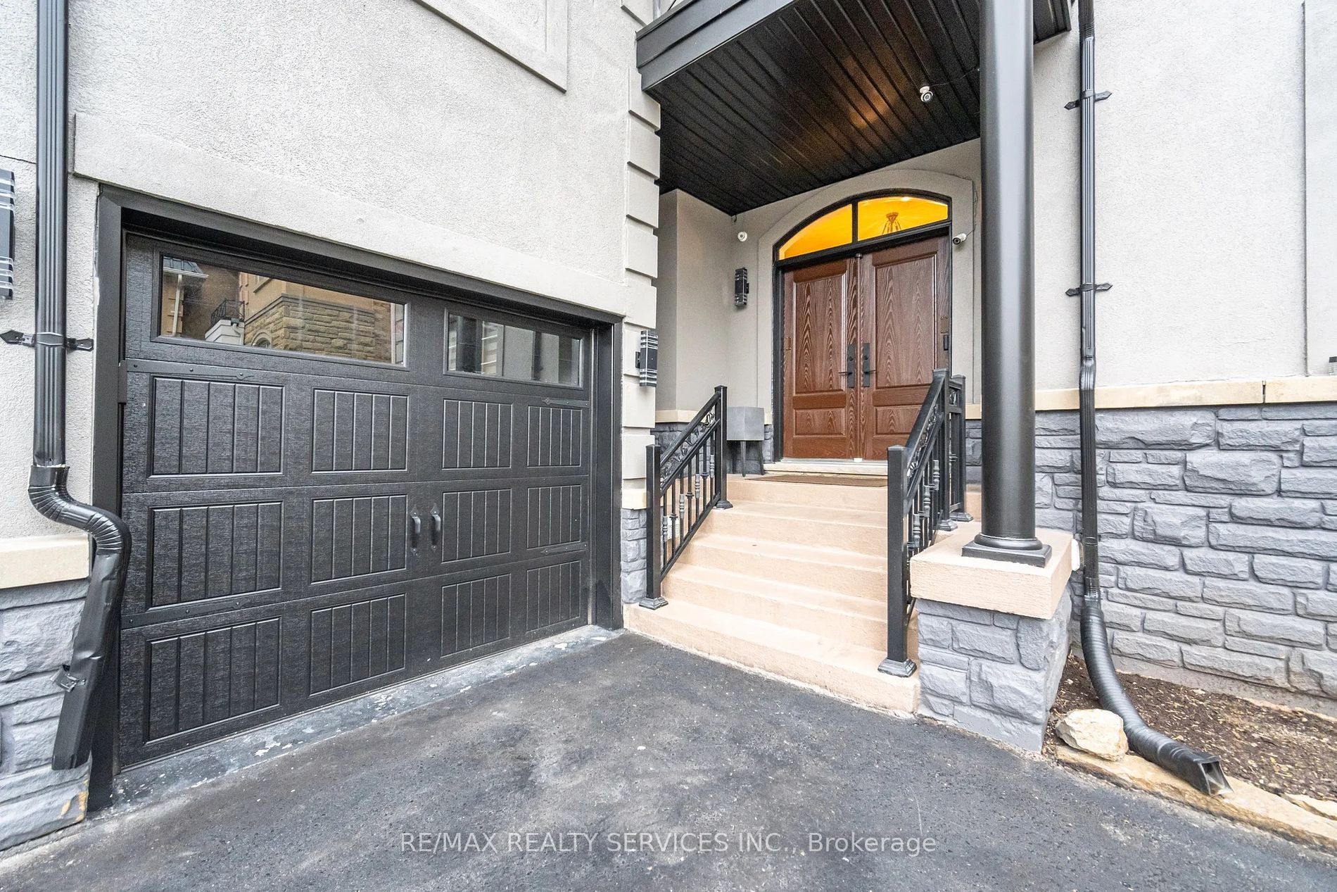 7 Odeon St