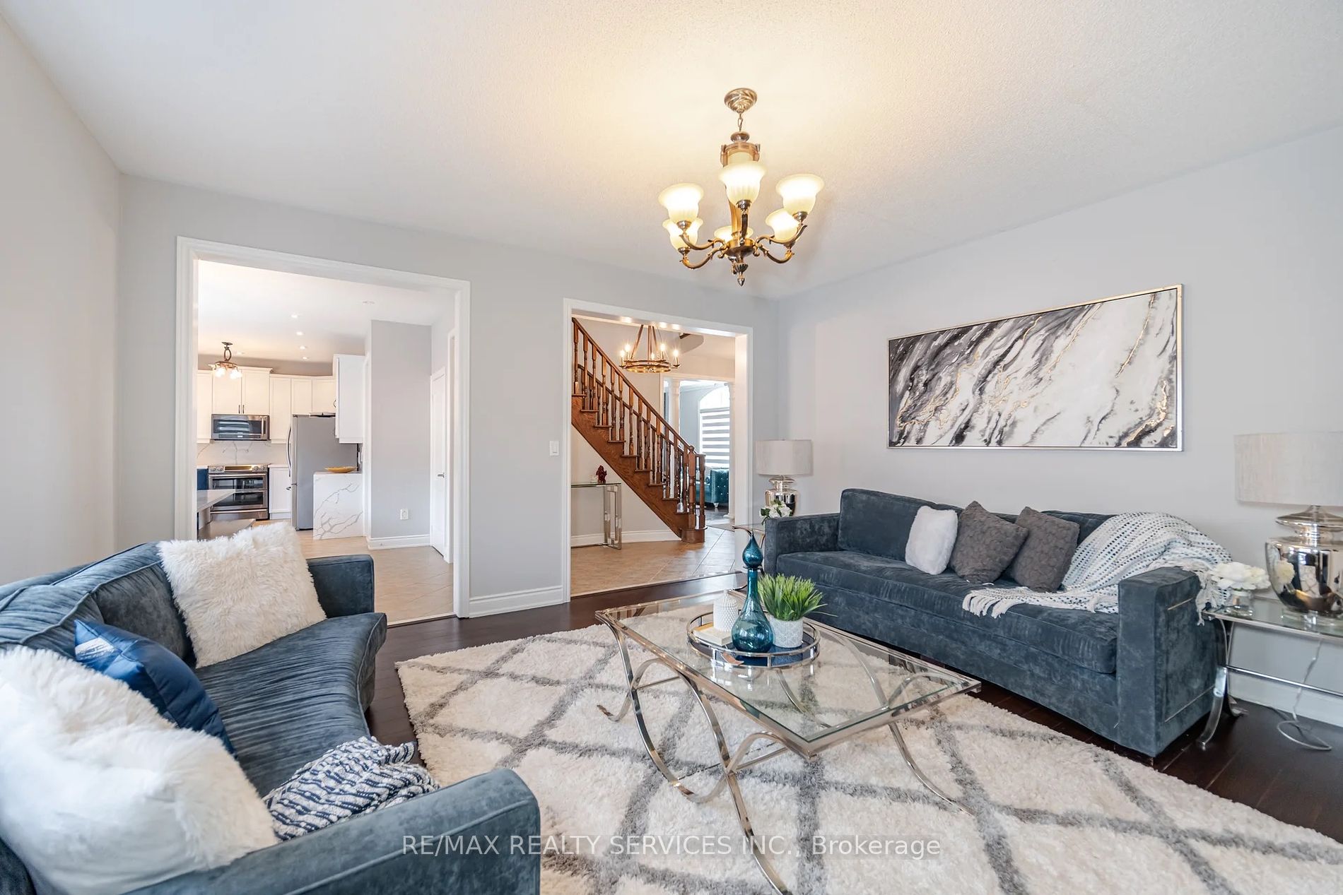 7 Odeon St