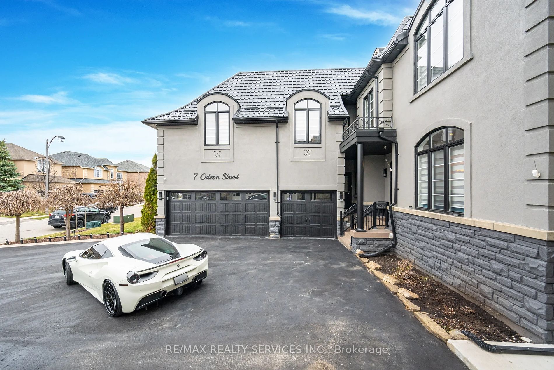 7 Odeon St