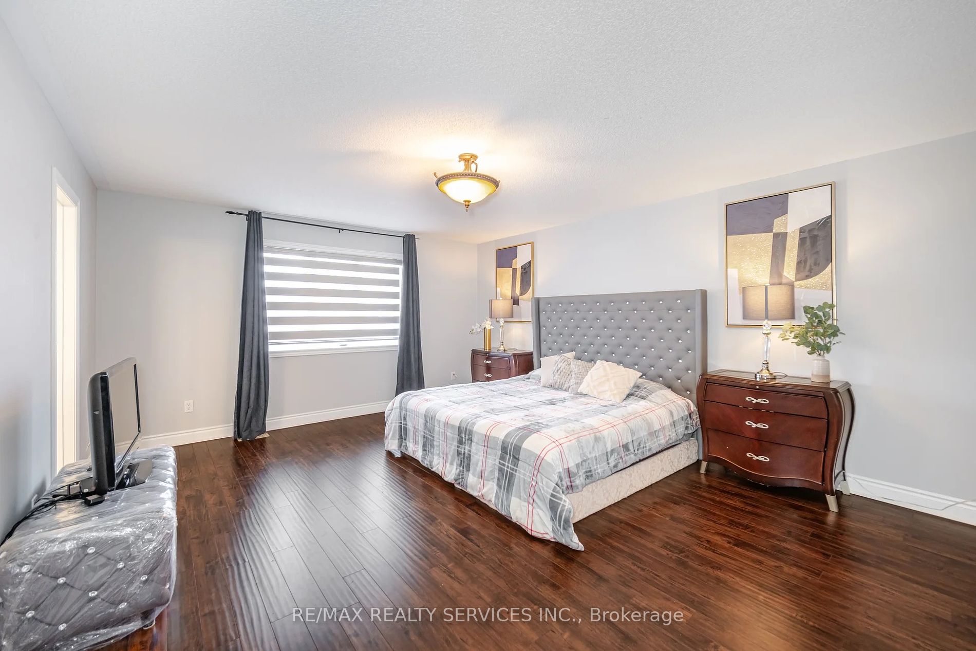 7 Odeon St
