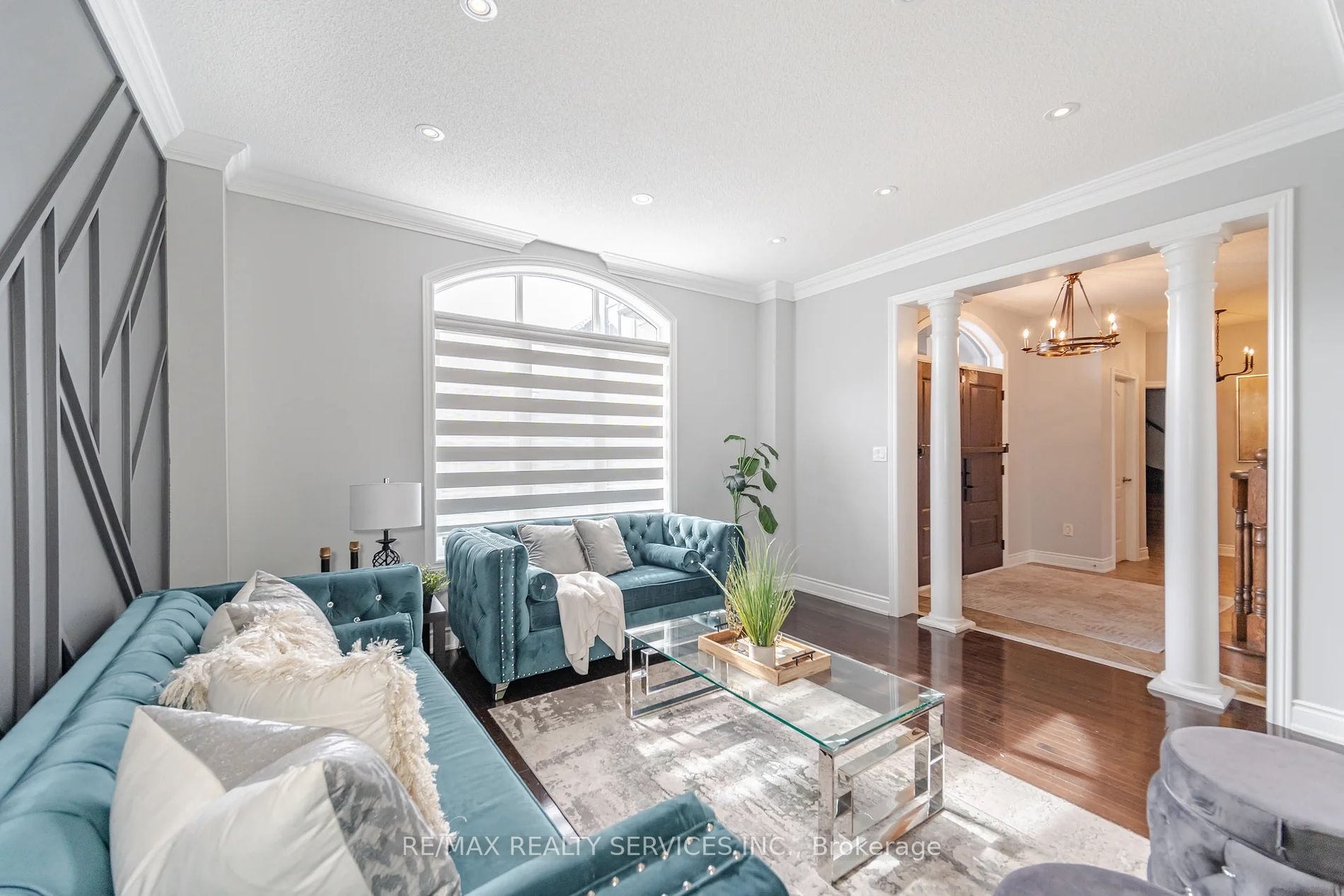 7 Odeon St
