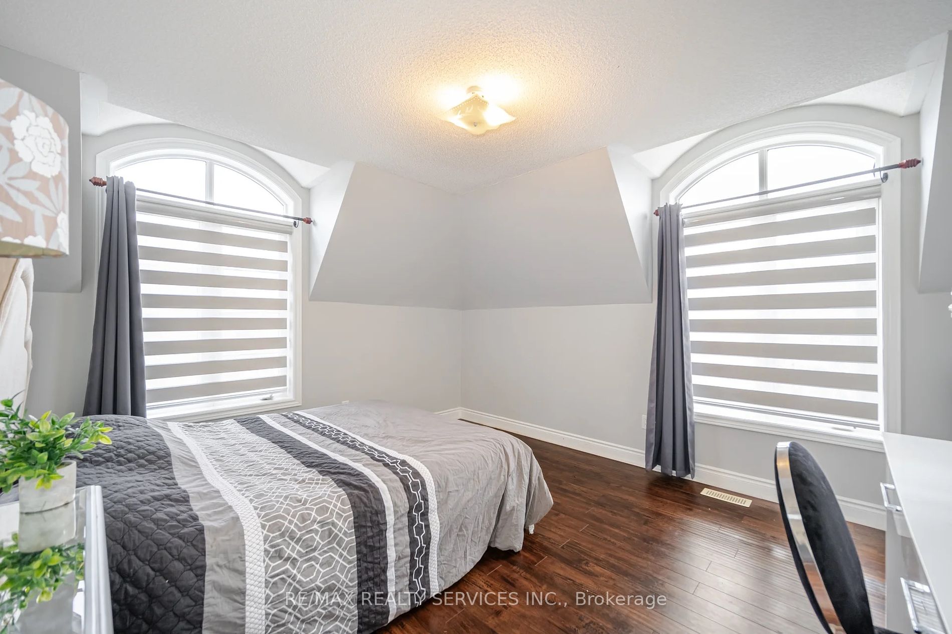 7 Odeon St