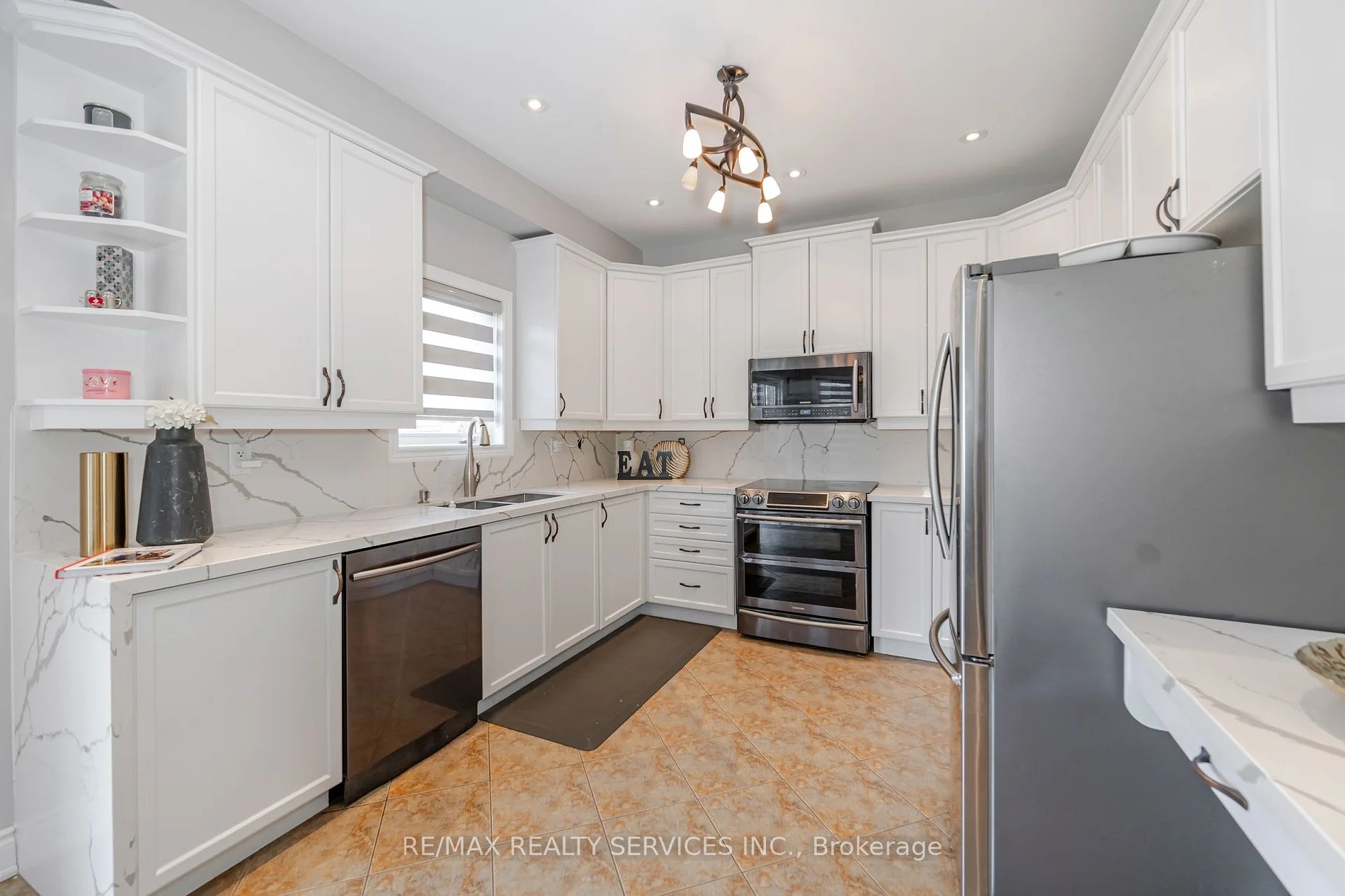 7 Odeon St