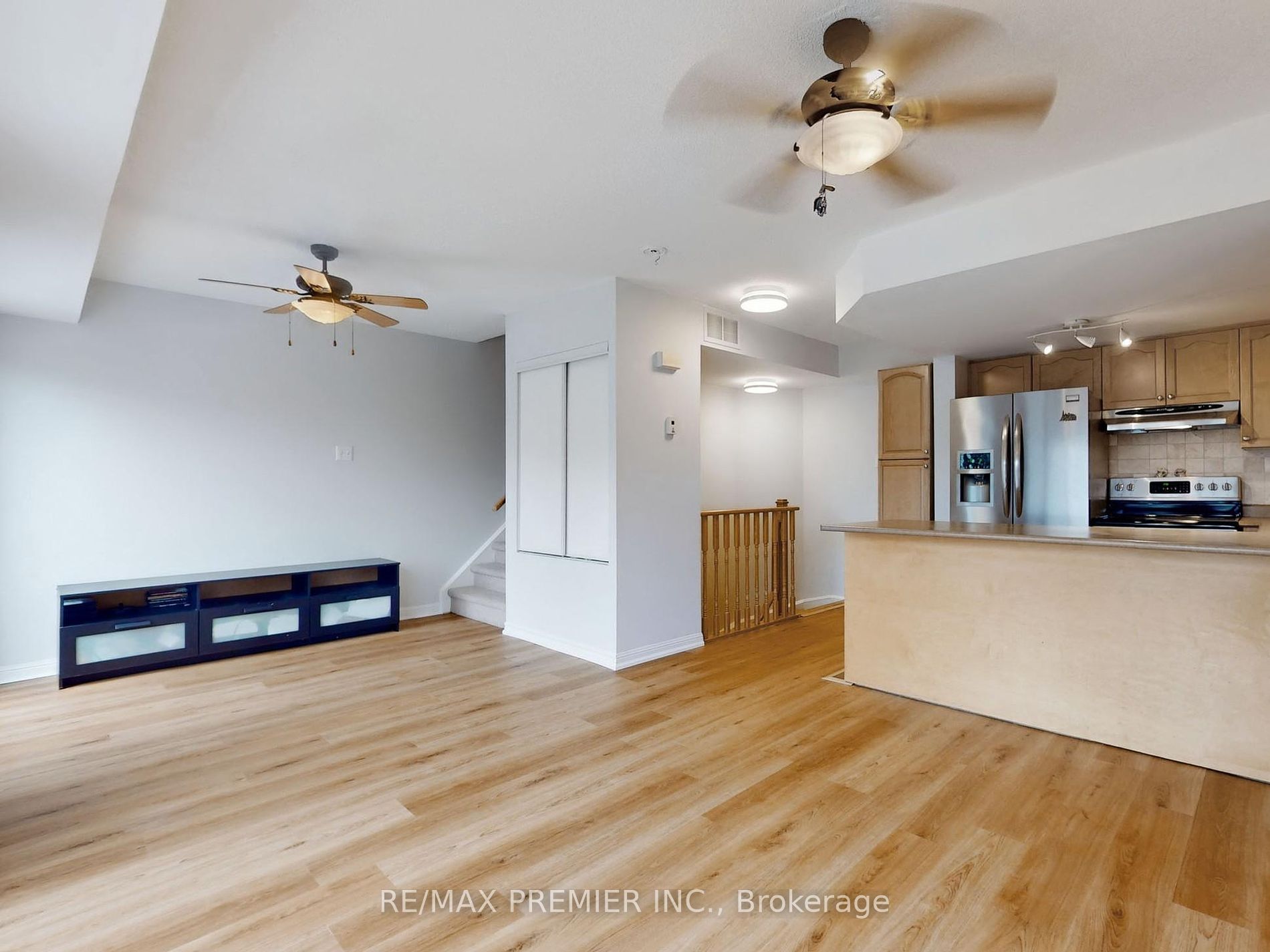 105 George Appleton Way, #2152