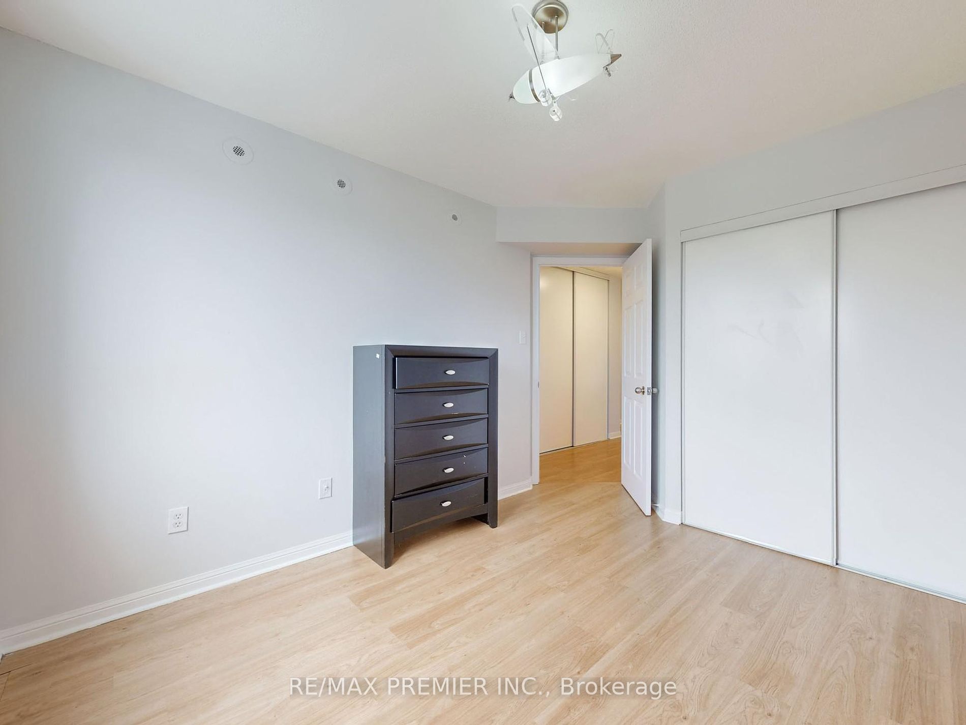 105 George Appleton Way, #2152