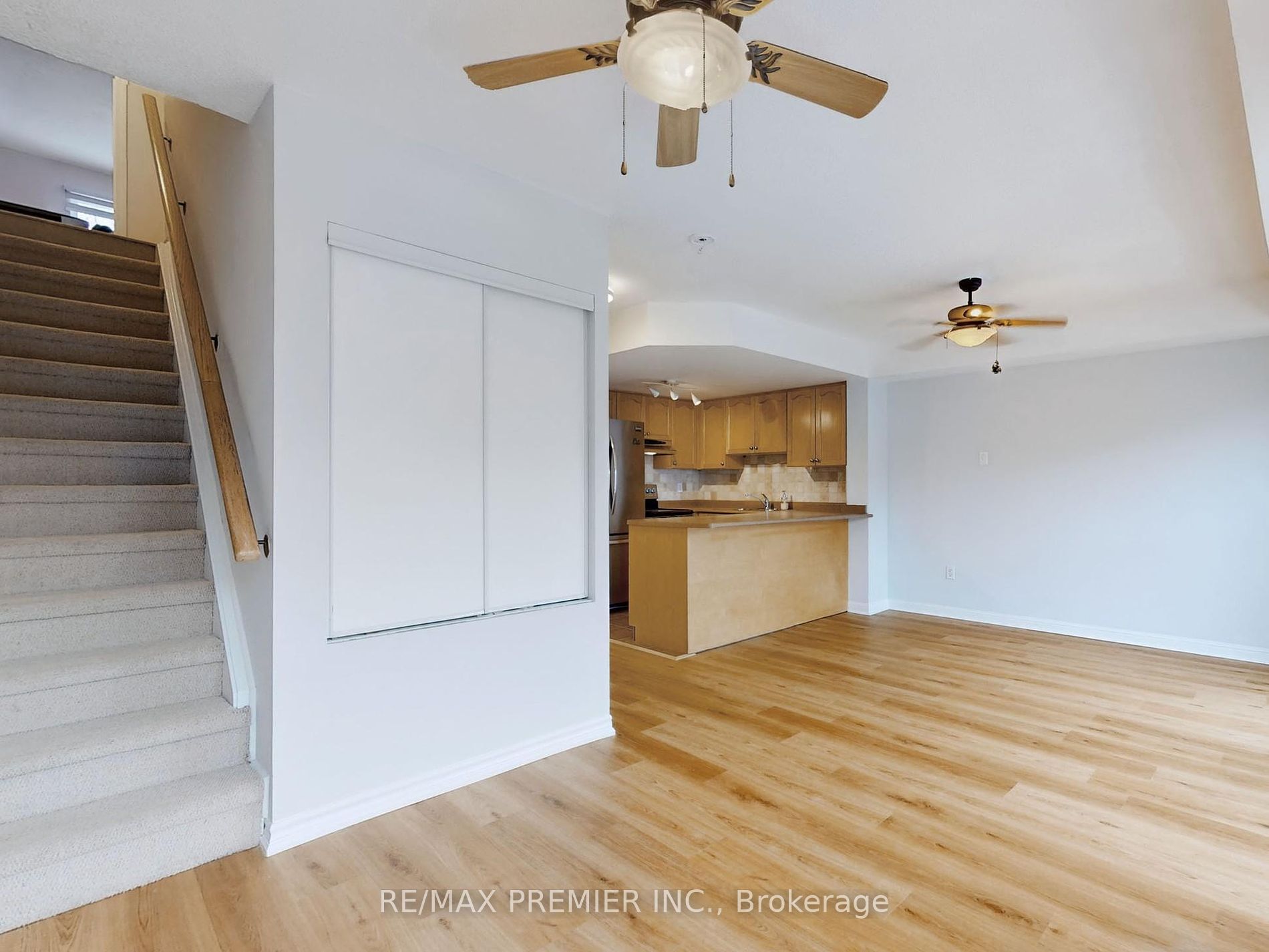 105 George Appleton Way, #2152