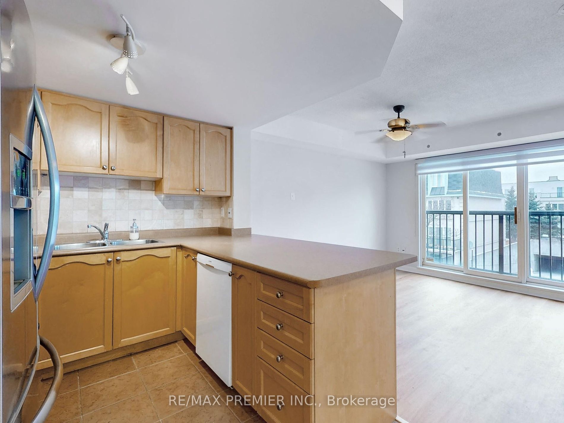 105 George Appleton Way, #2152