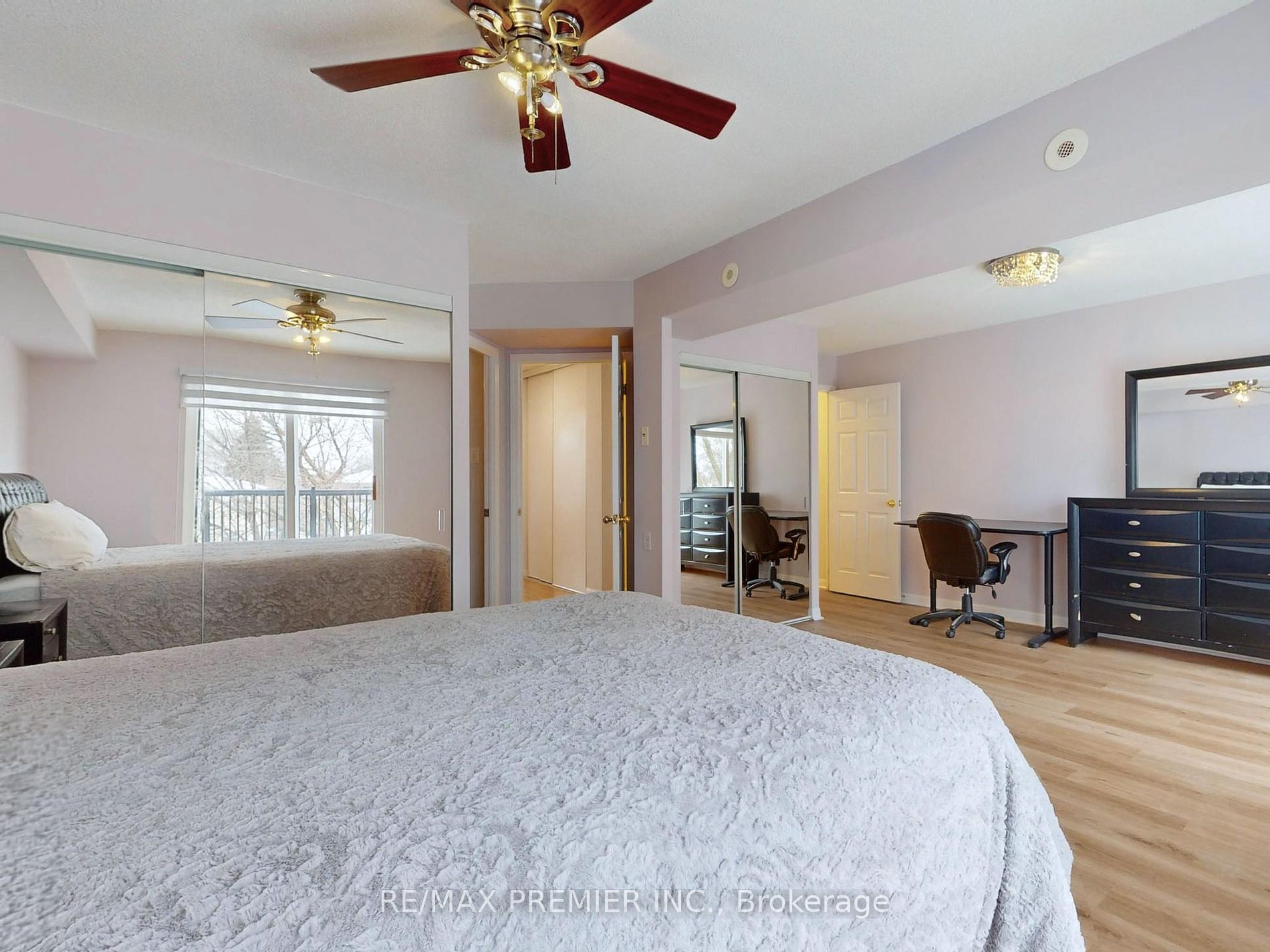 105 George Appleton Way, #2152