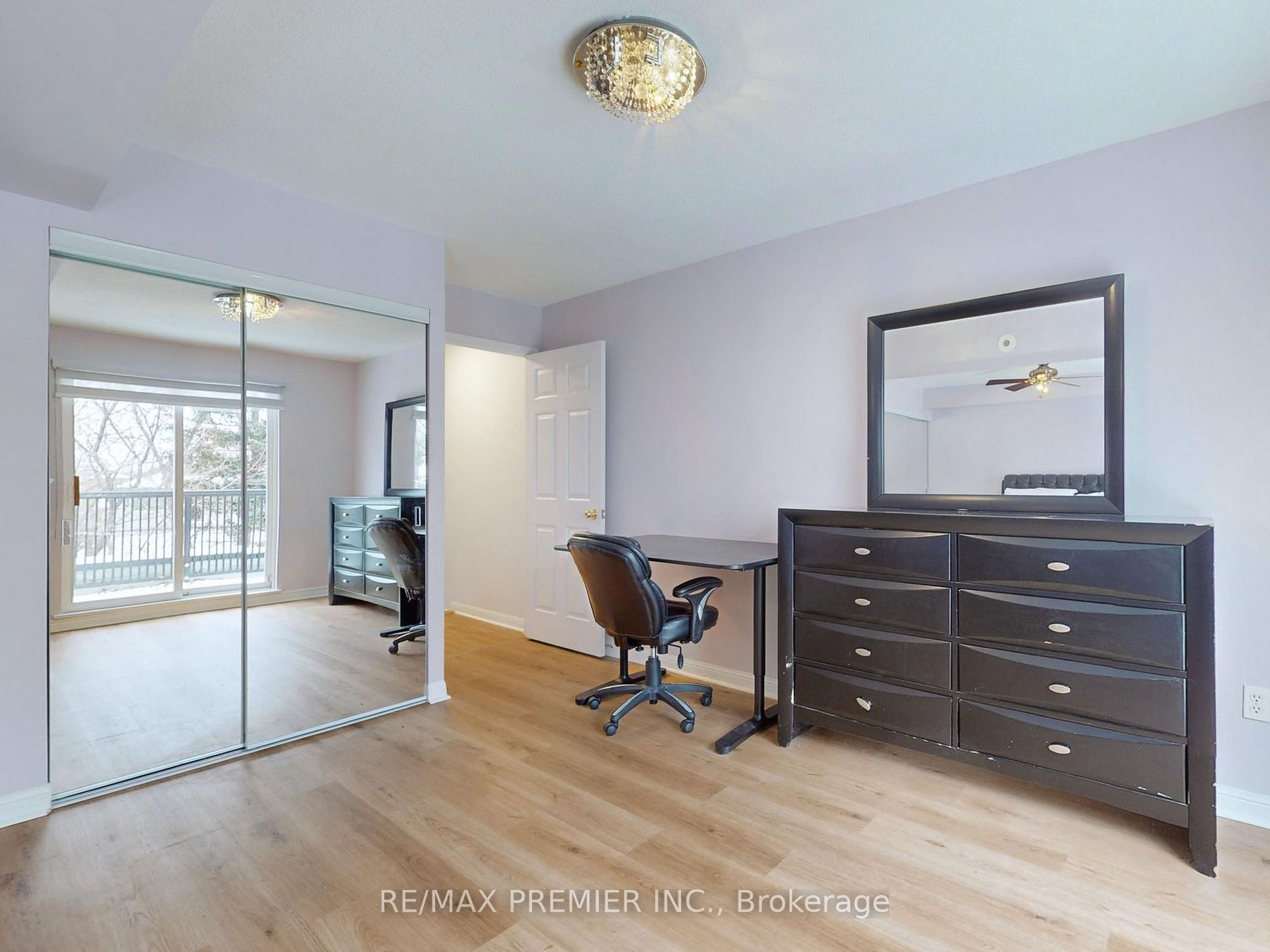 105 George Appleton Way, #2152