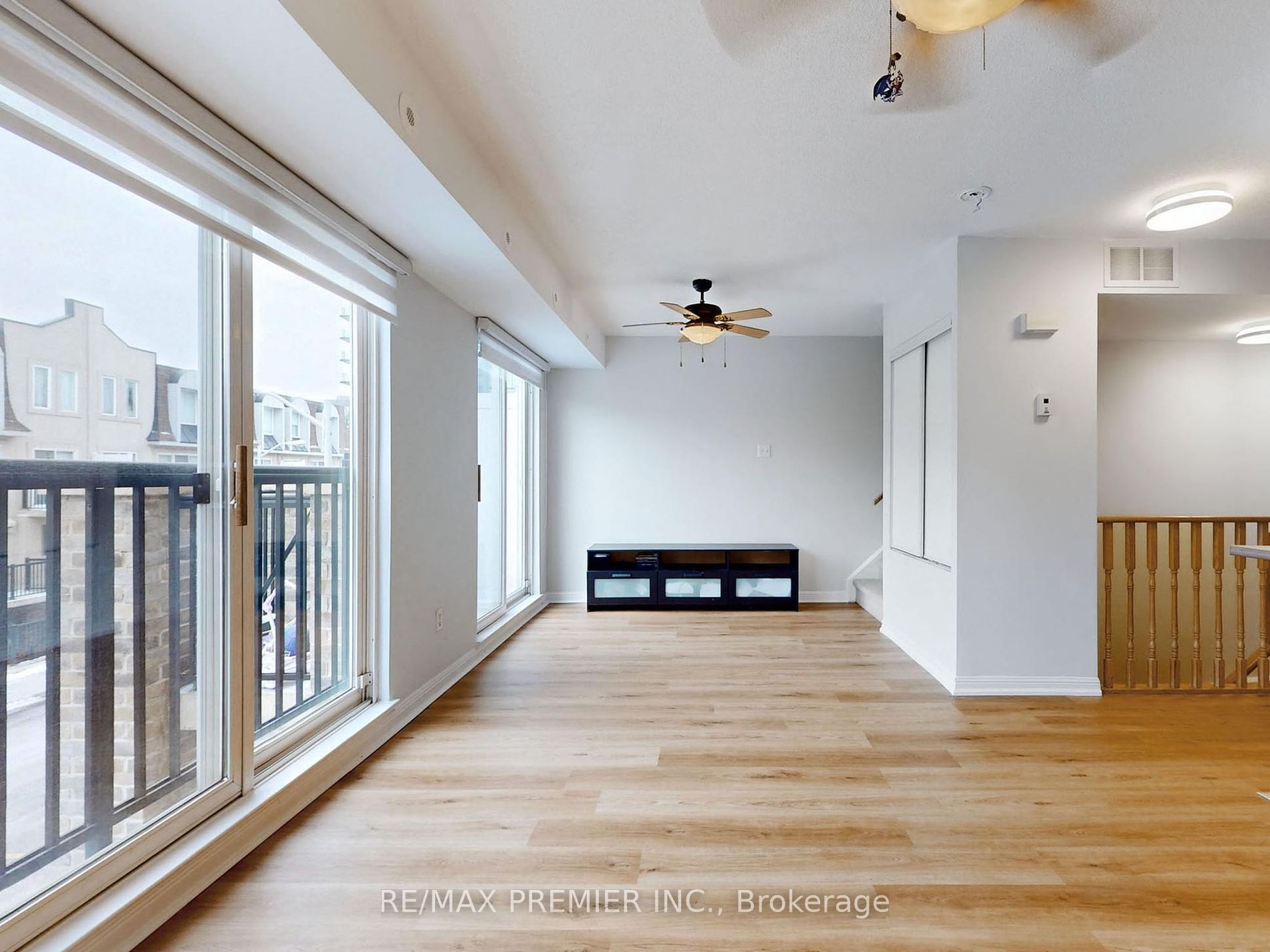105 George Appleton Way, #2152