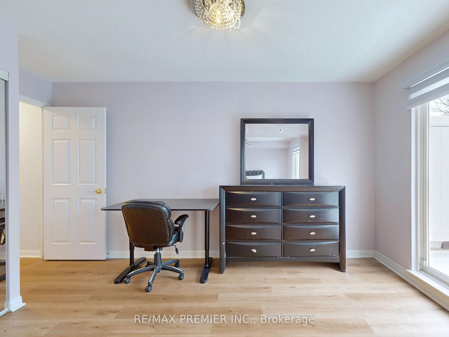 105 George Appleton Way, #2152