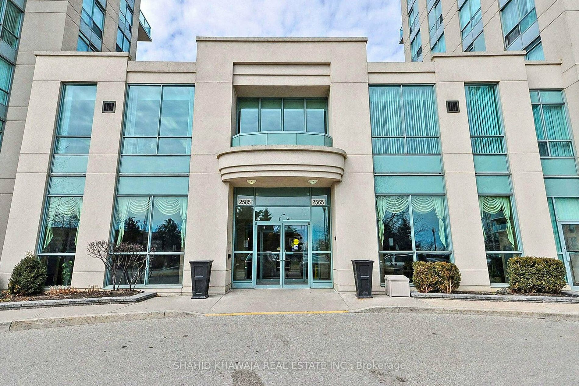 2585 Erin Centre Boulevard, #1005