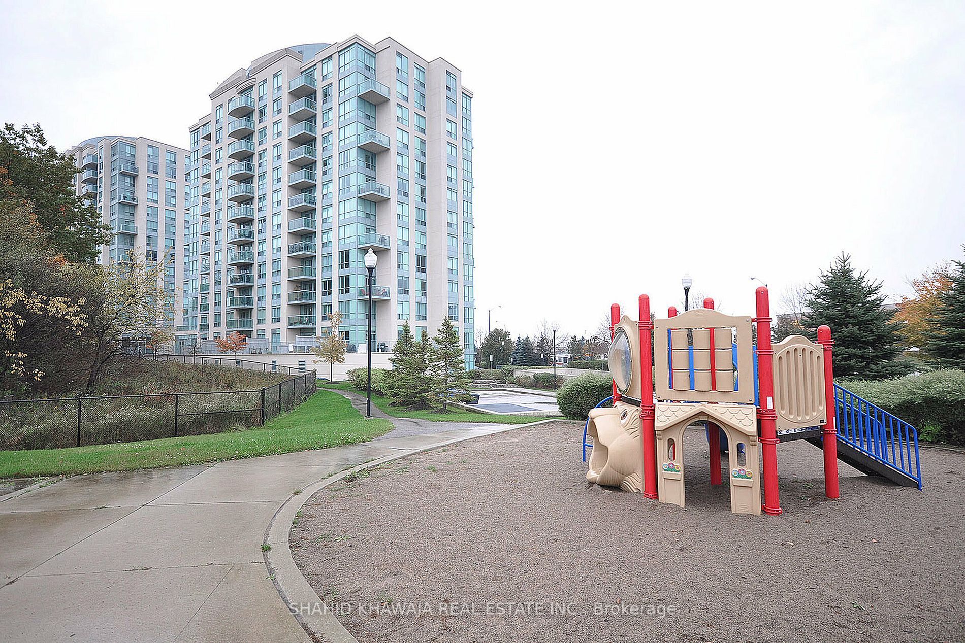 2585 Erin Centre Boulevard, #1005