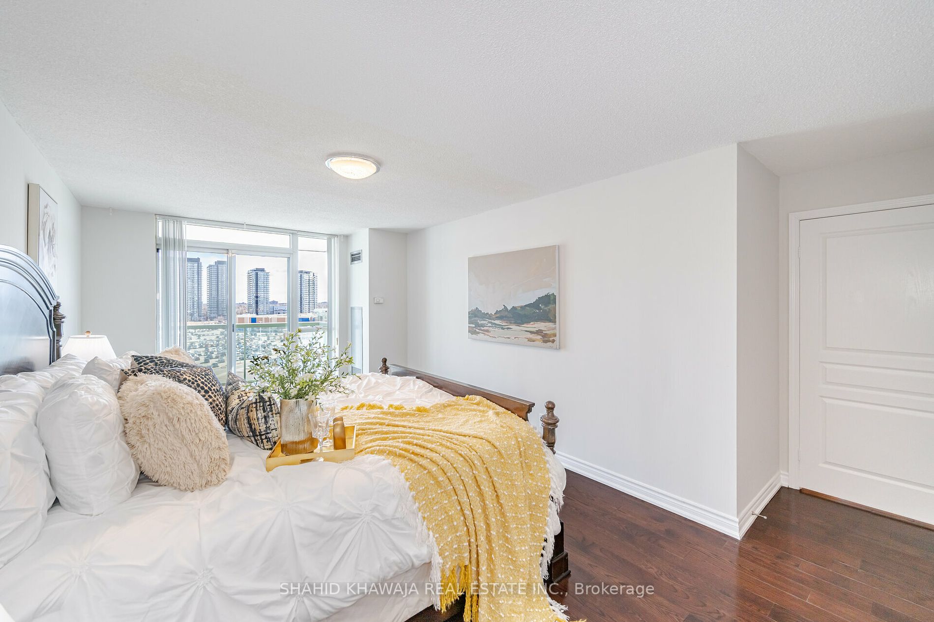 2585 Erin Centre Boulevard, #1005
