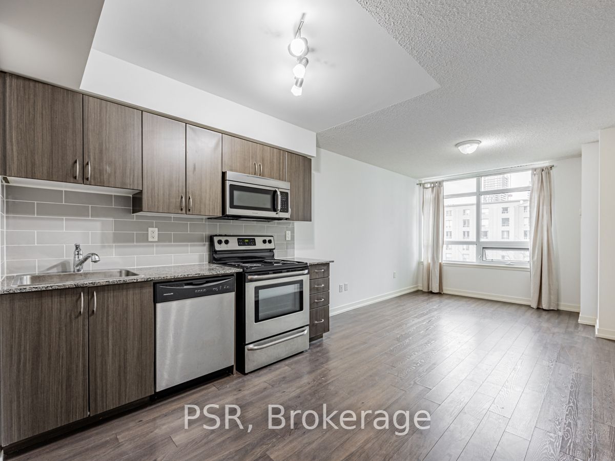 816 Lansdowne Avenue #424