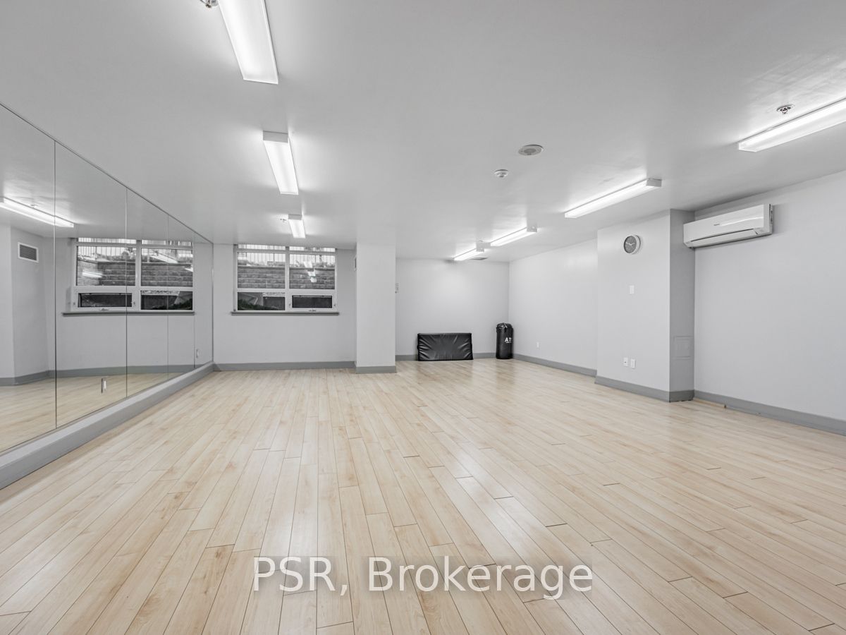 816 Lansdowne Avenue #424