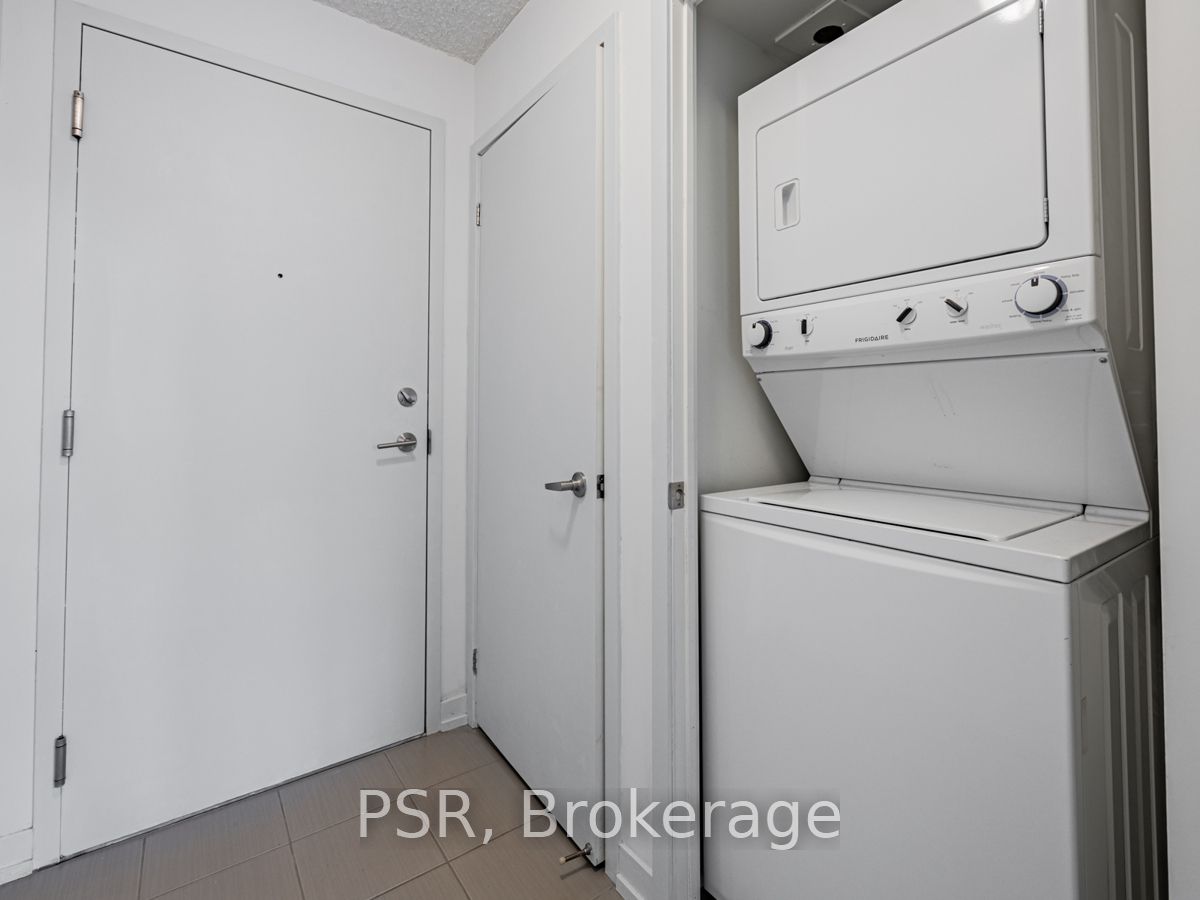816 Lansdowne Avenue #424