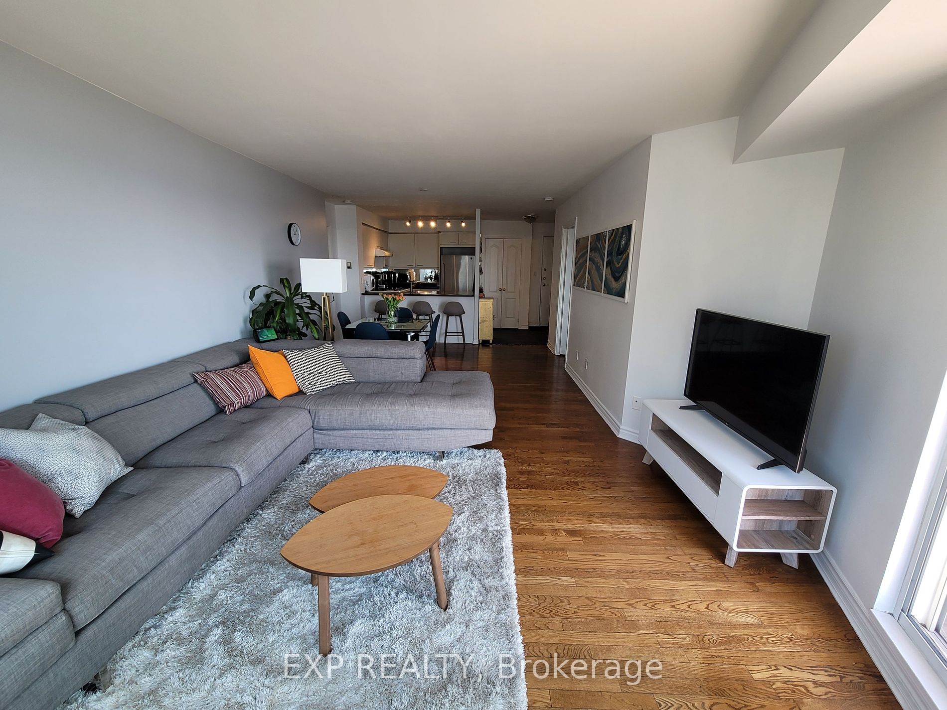 2111 Lake Shore Boulevard W #816