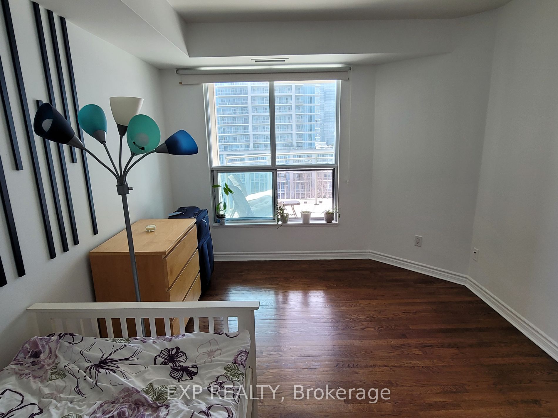 2111 Lake Shore Boulevard W #816