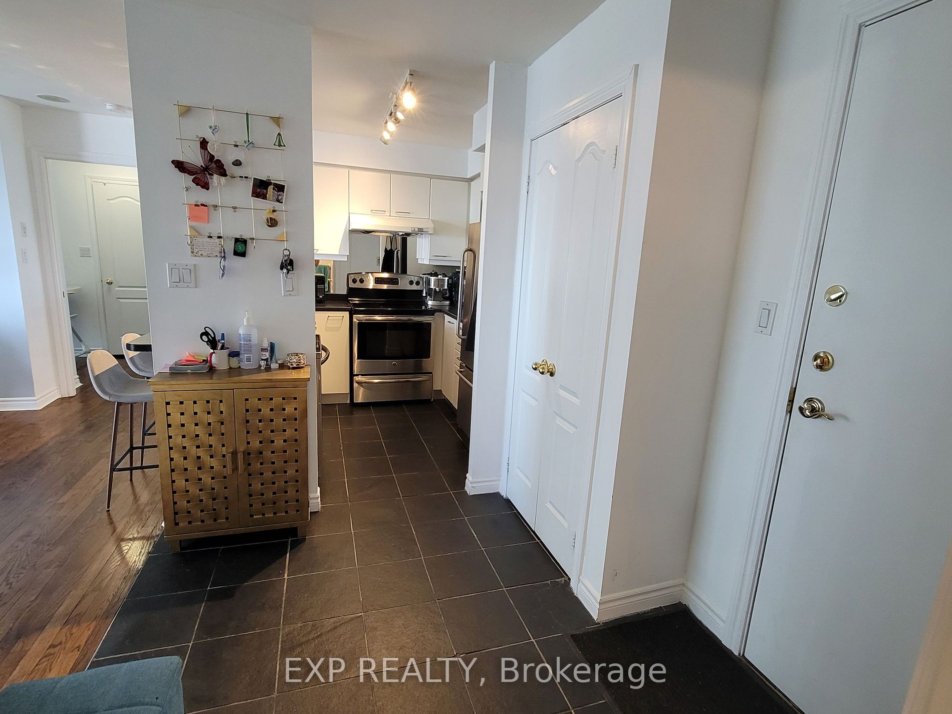 2111 Lake Shore Boulevard W #816