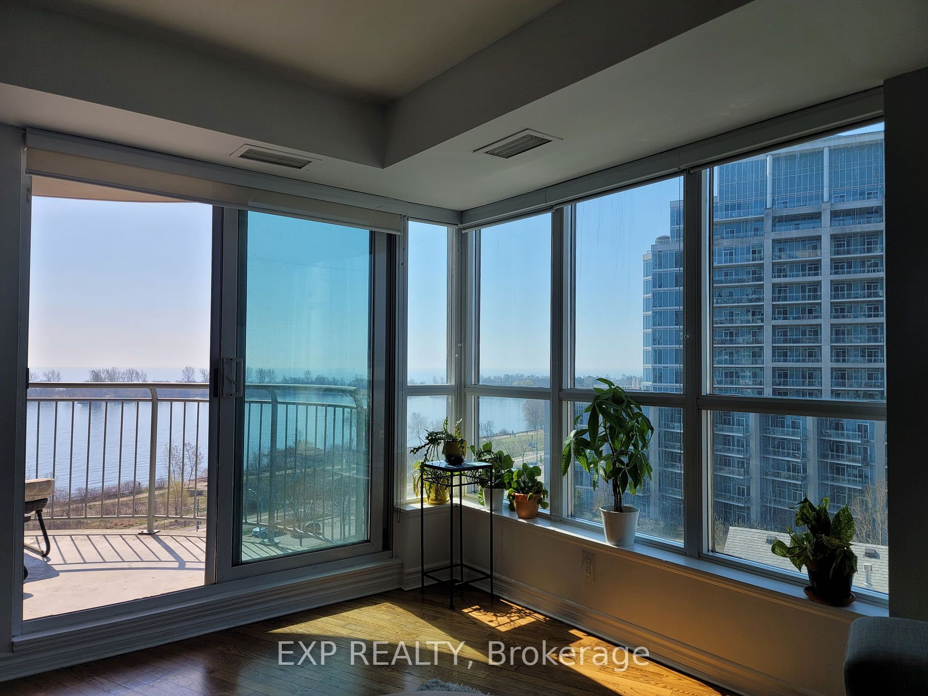 2111 Lake Shore Boulevard W #816