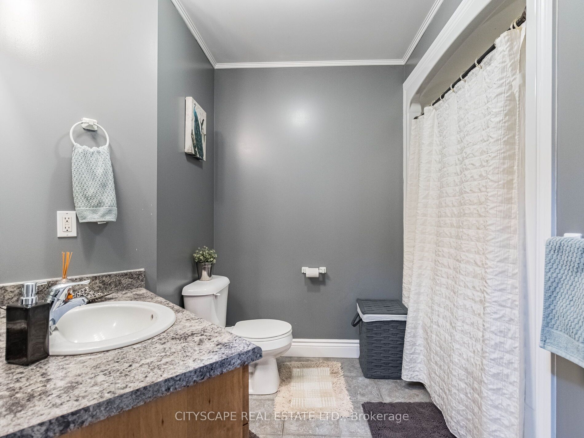 271 Thompson Rd