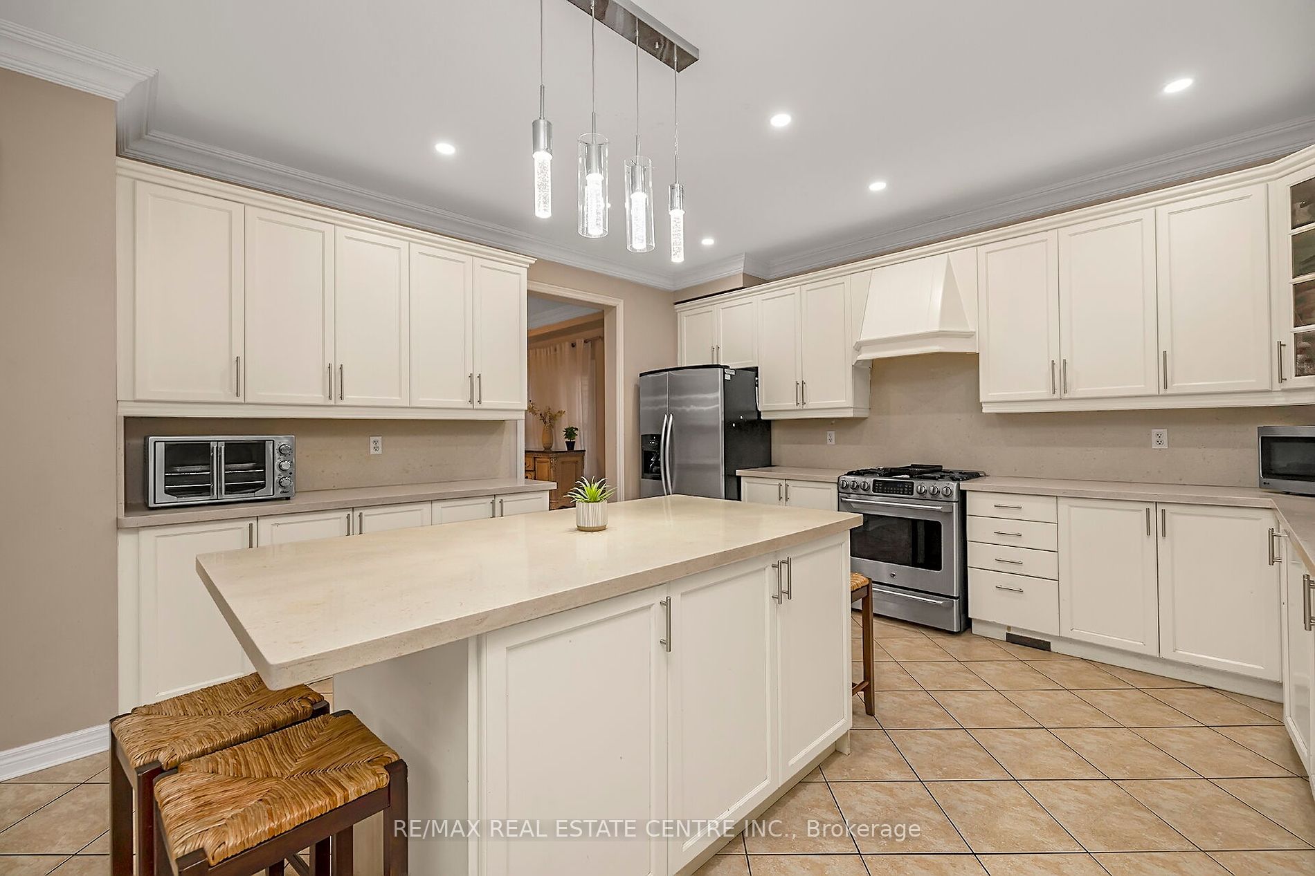 12 Maisonneuve Blvd