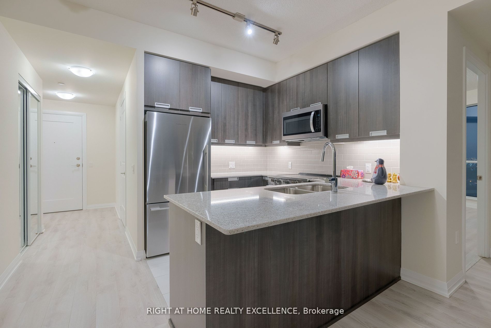 35 Watergarden Dr, #2013