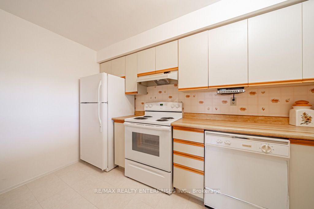 3845 Lake Shore Blvd, #911