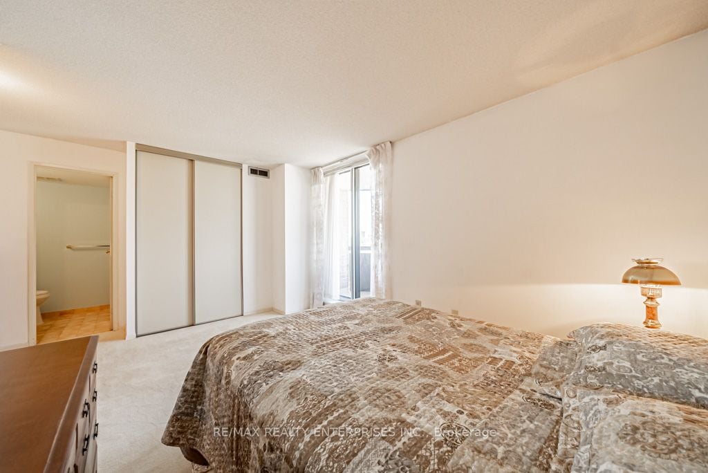3845 Lake Shore Blvd, #911
