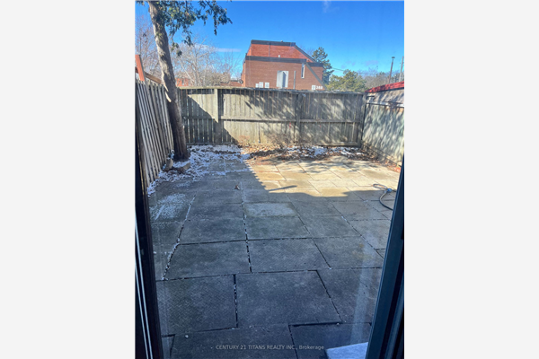 384 Driftwood Avenue #4