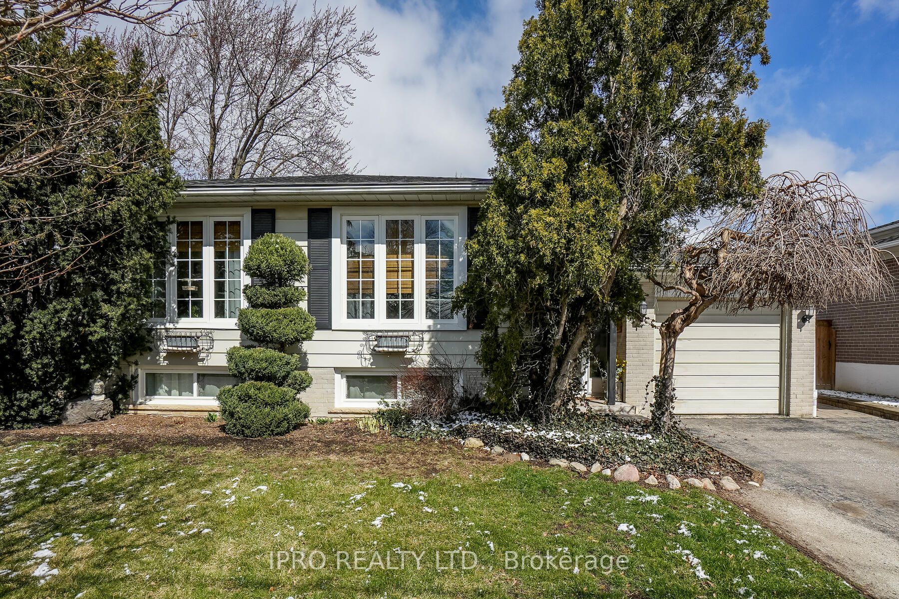 345 Delrex Blvd