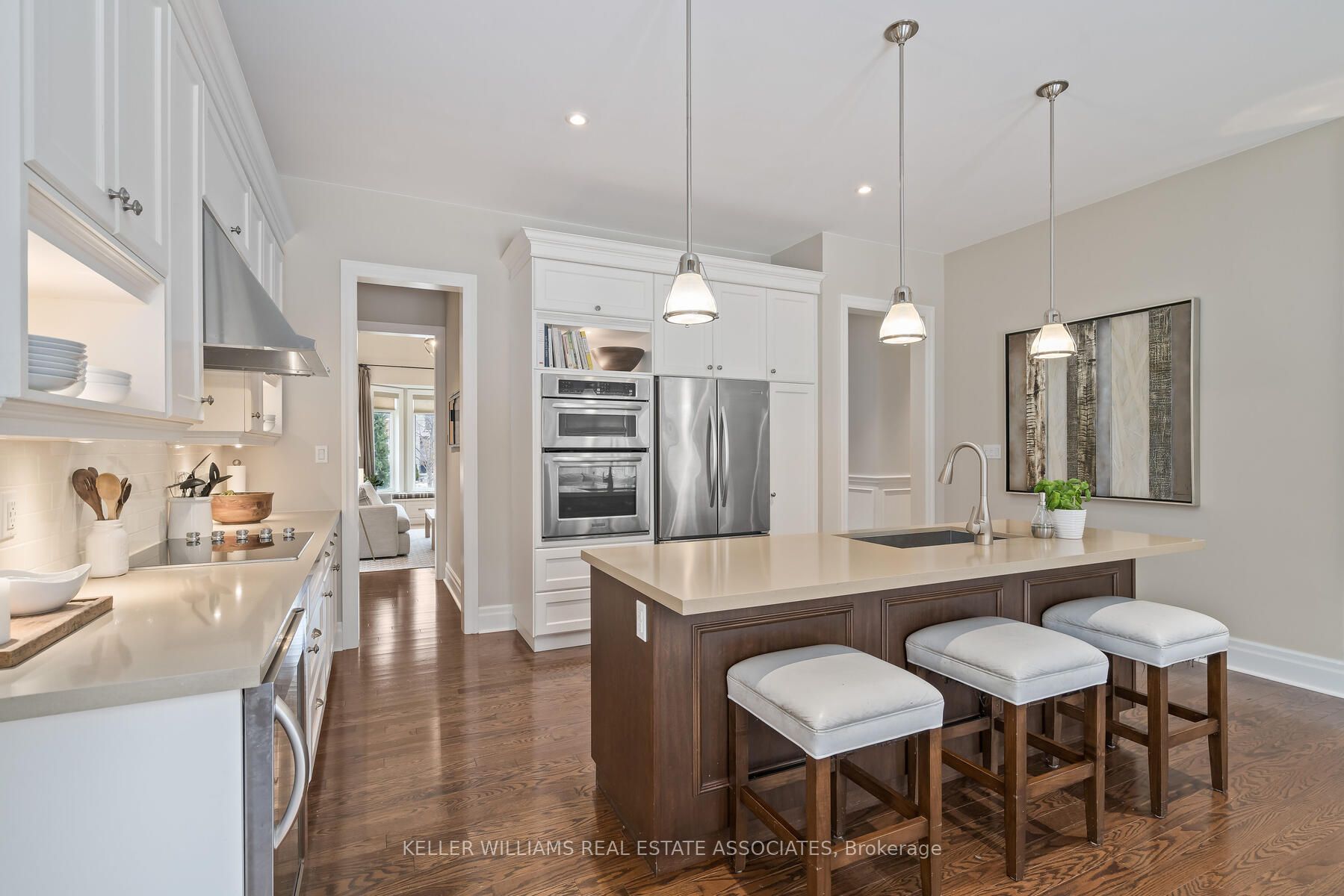 9 Lookout Crt