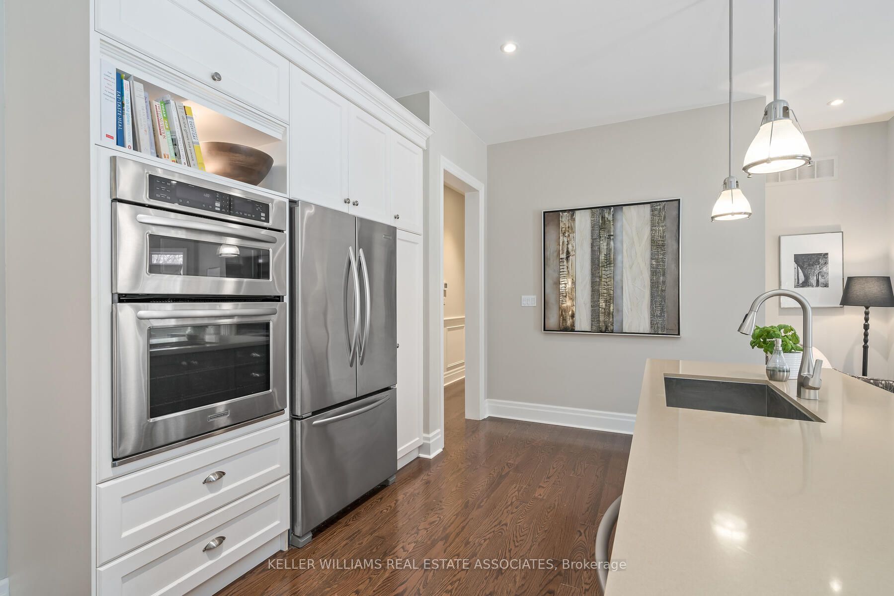 9 Lookout Crt