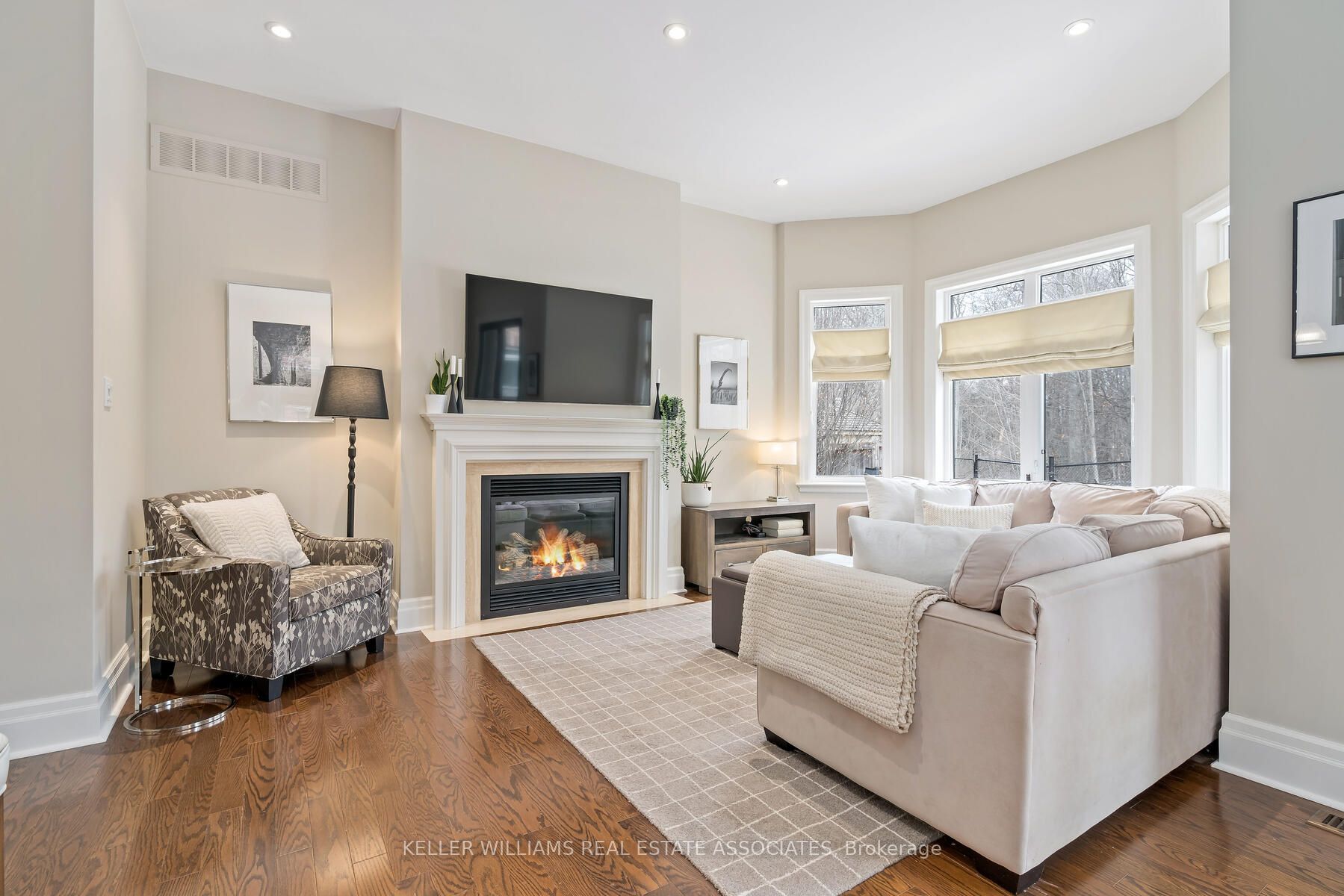 9 Lookout Crt