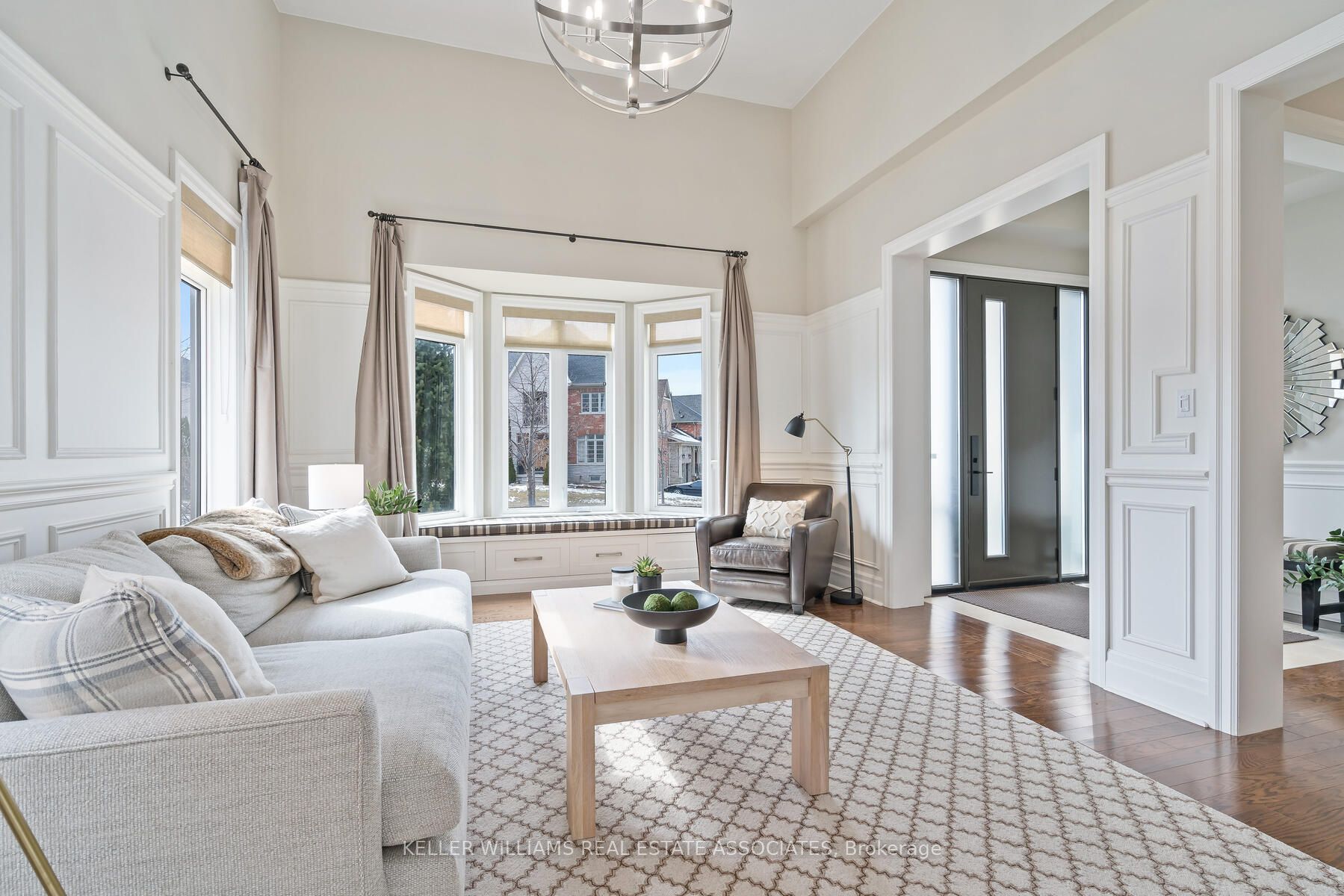 9 Lookout Crt
