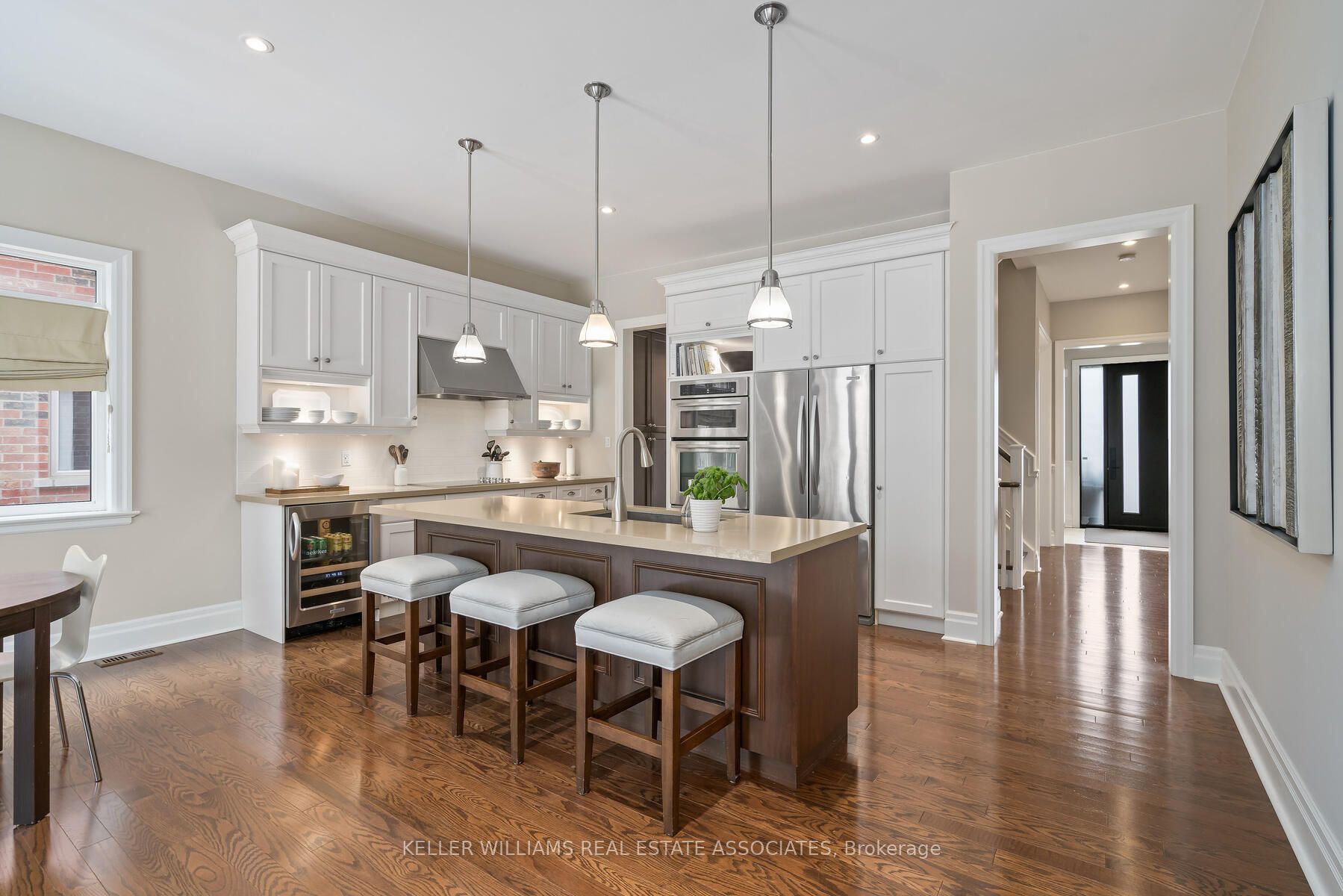 9 Lookout Crt