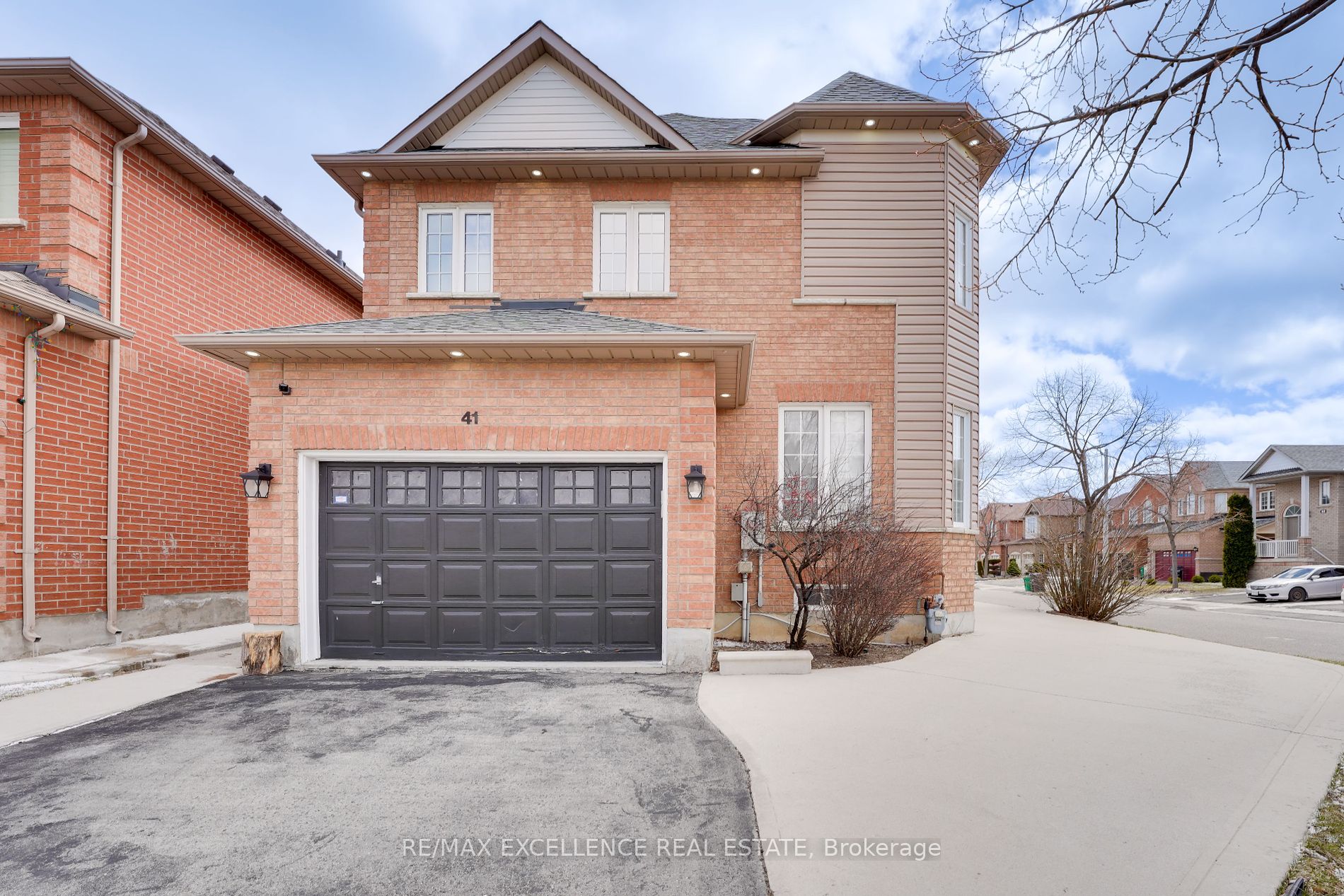 41 Fallstar Cres
