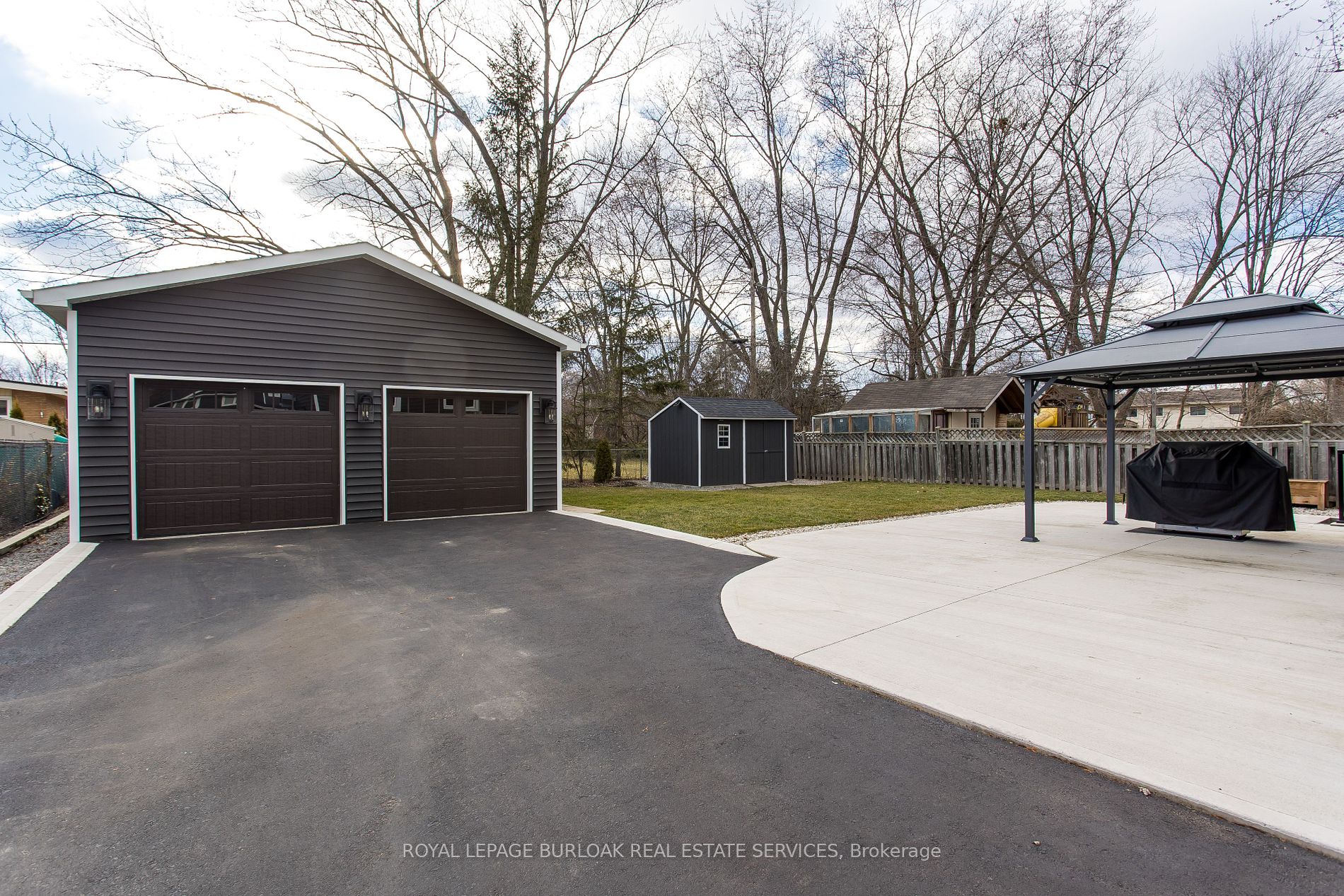 404 Erindale Dr