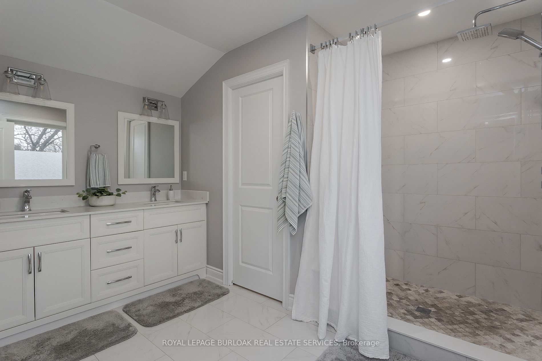 404 Erindale Dr