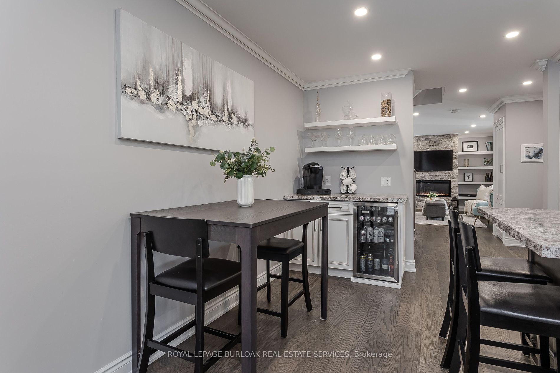 404 Erindale Dr