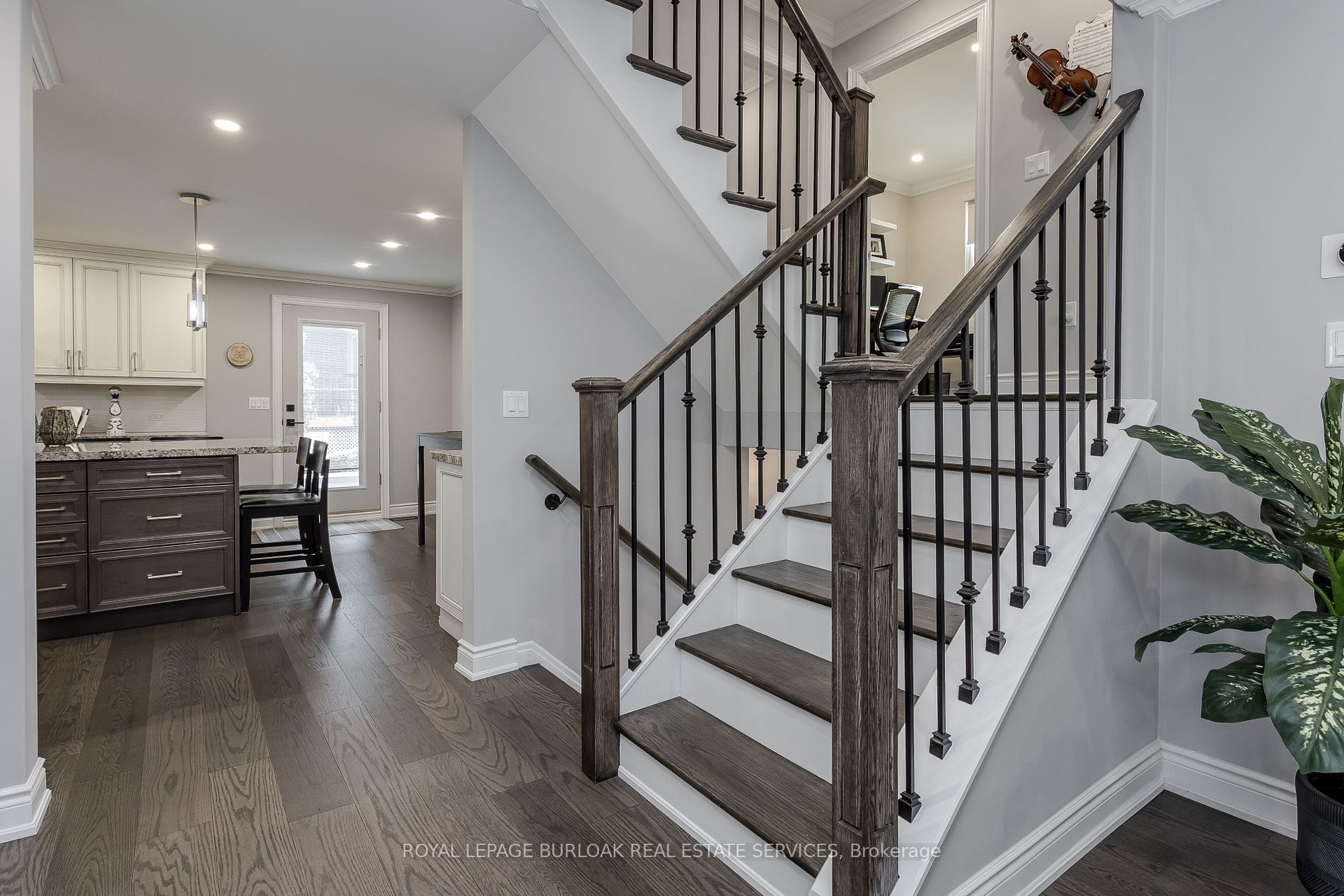 404 Erindale Dr