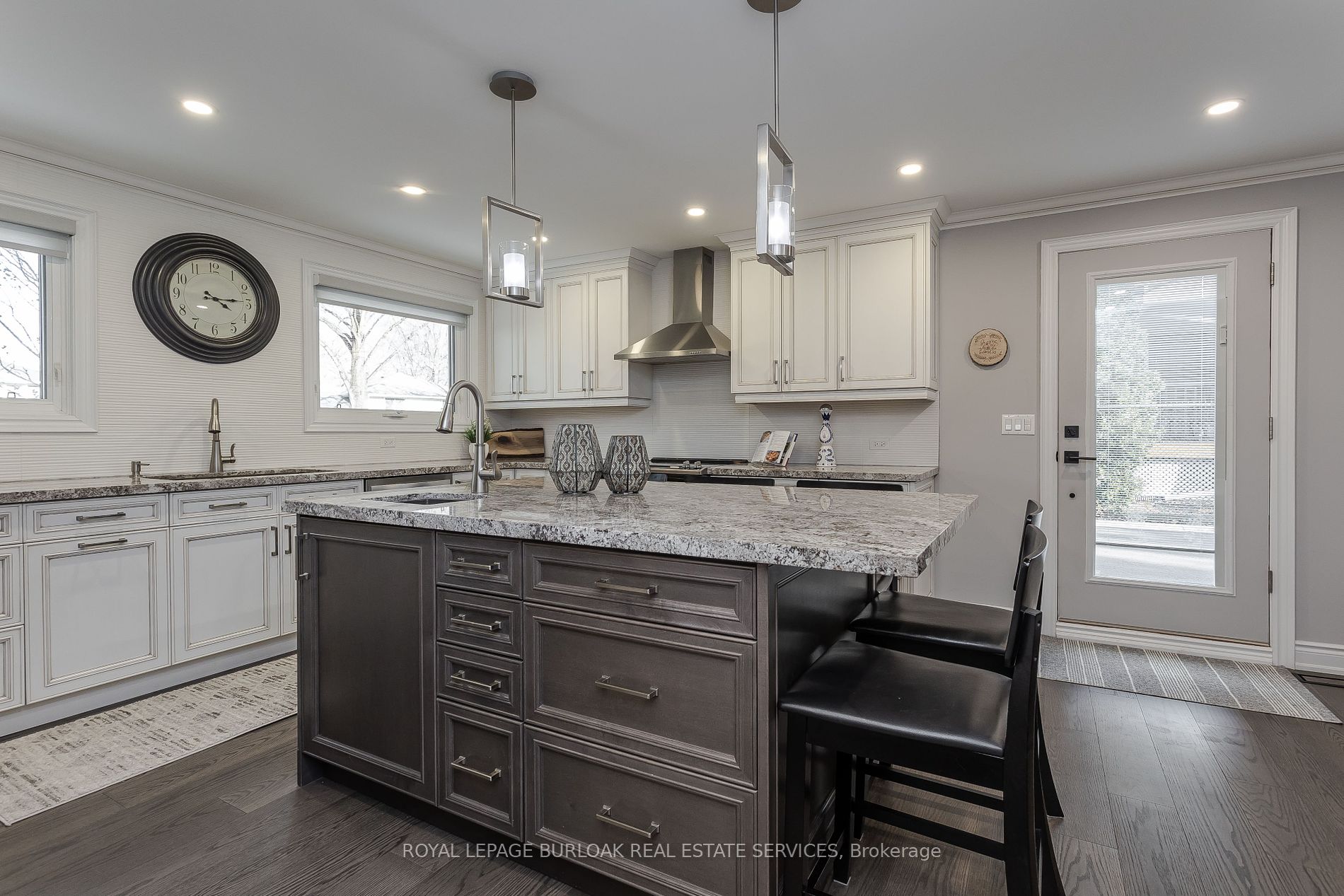 404 Erindale Dr