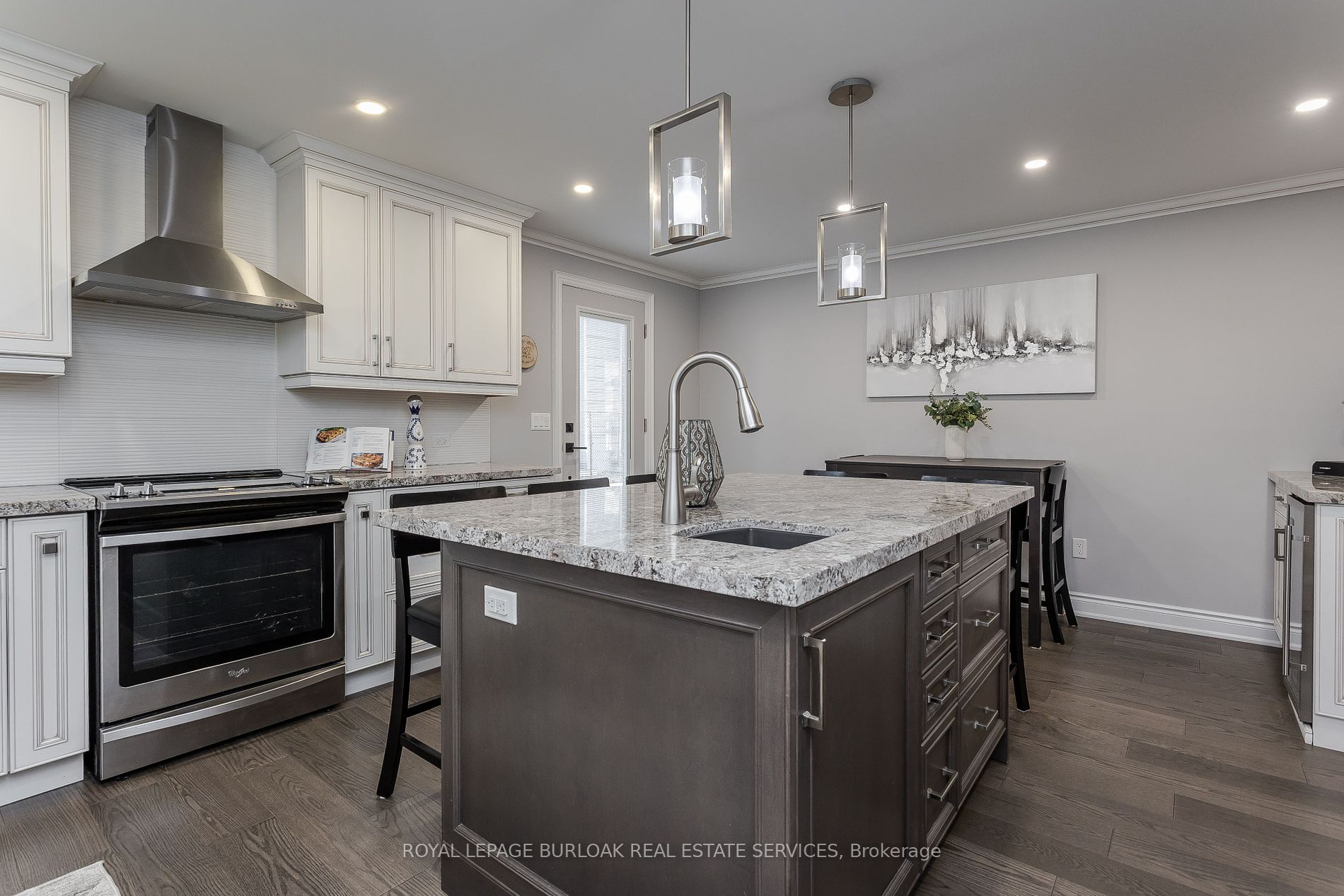 404 Erindale Dr