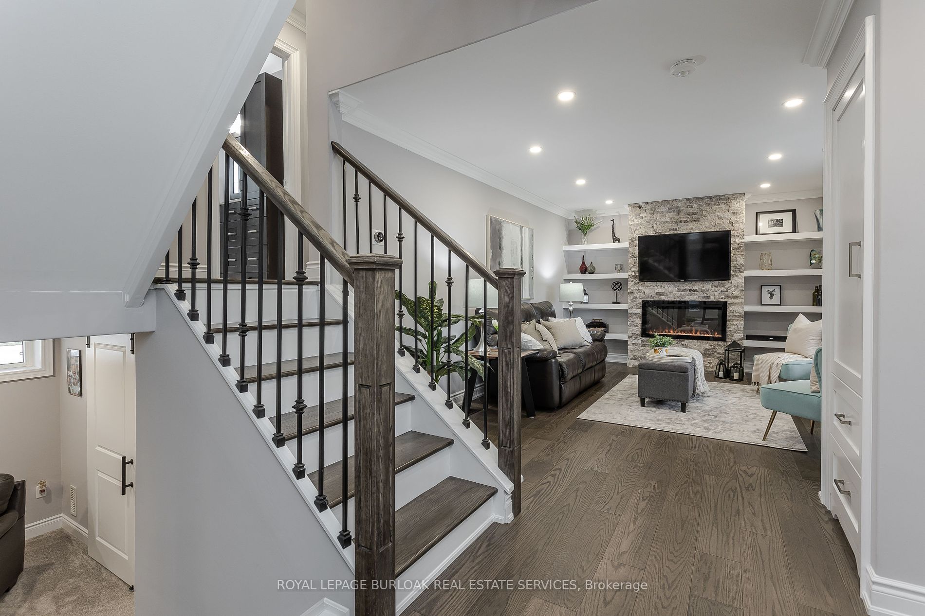 404 Erindale Dr