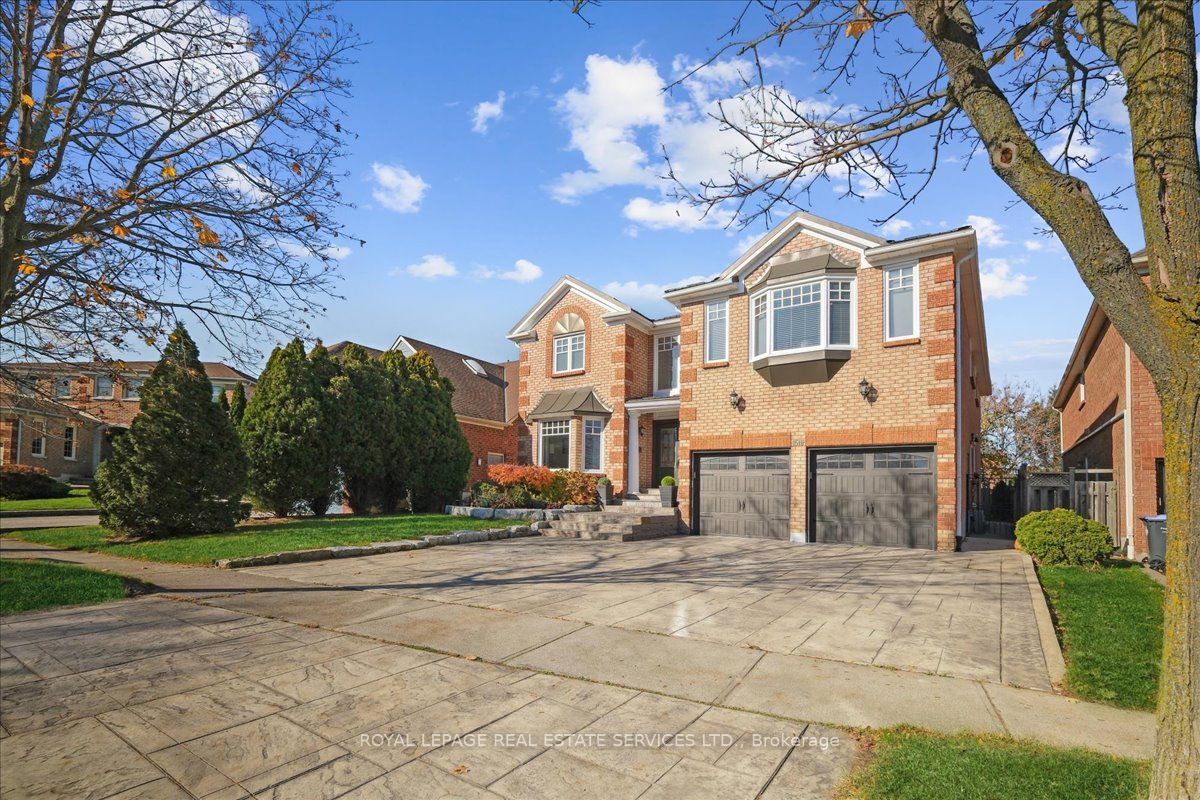 1519 Ballantrae Dr