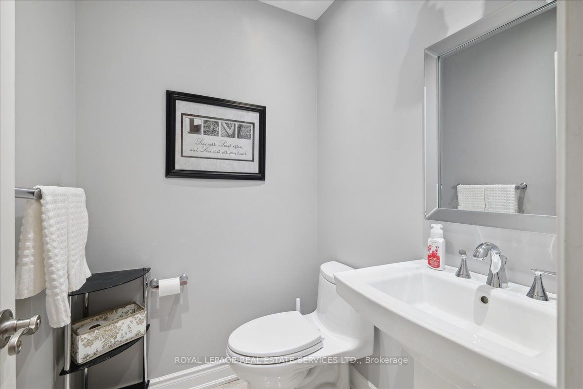 1519 Ballantrae Dr